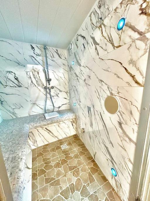 loft des désirs hammam, jacuzzi