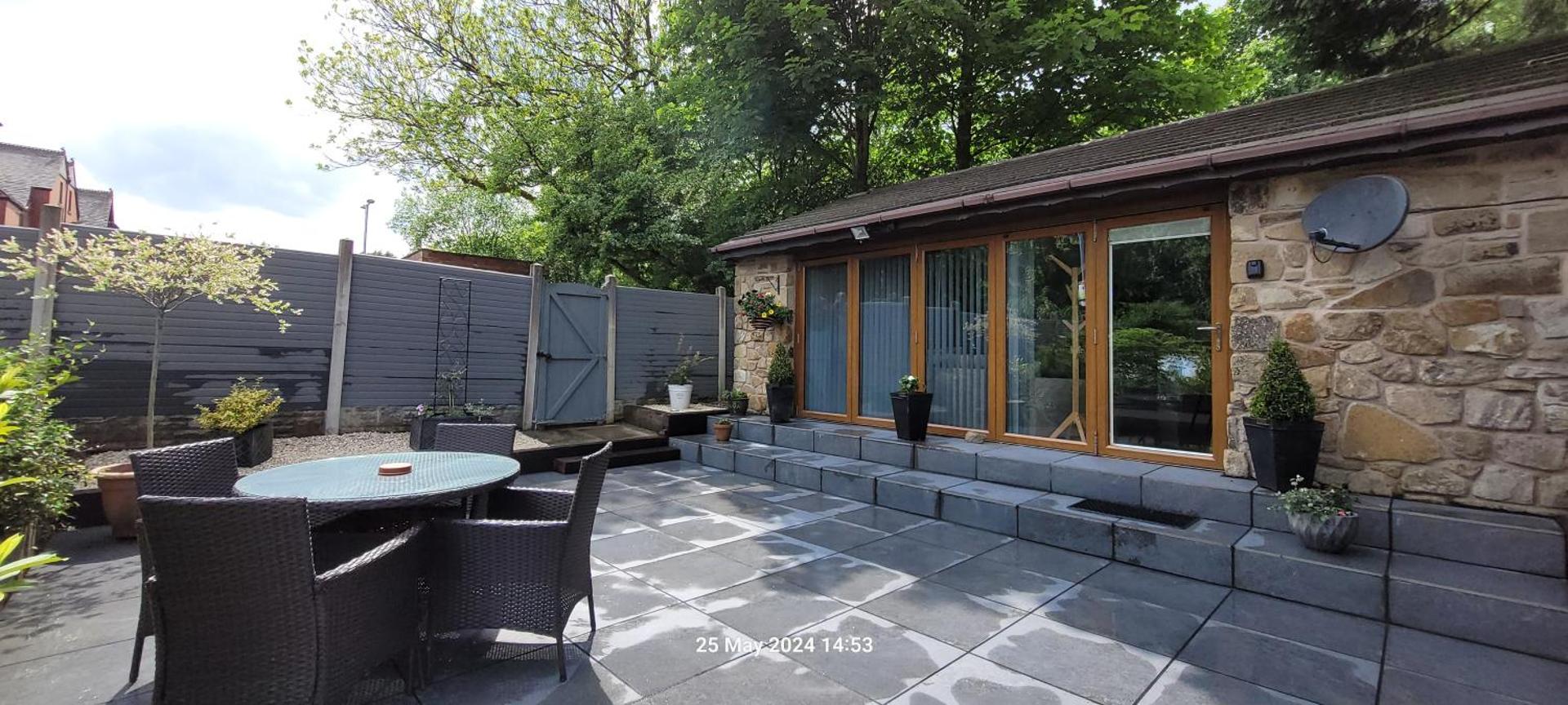 Dean Clough Lodge - Contemporary self contained studio