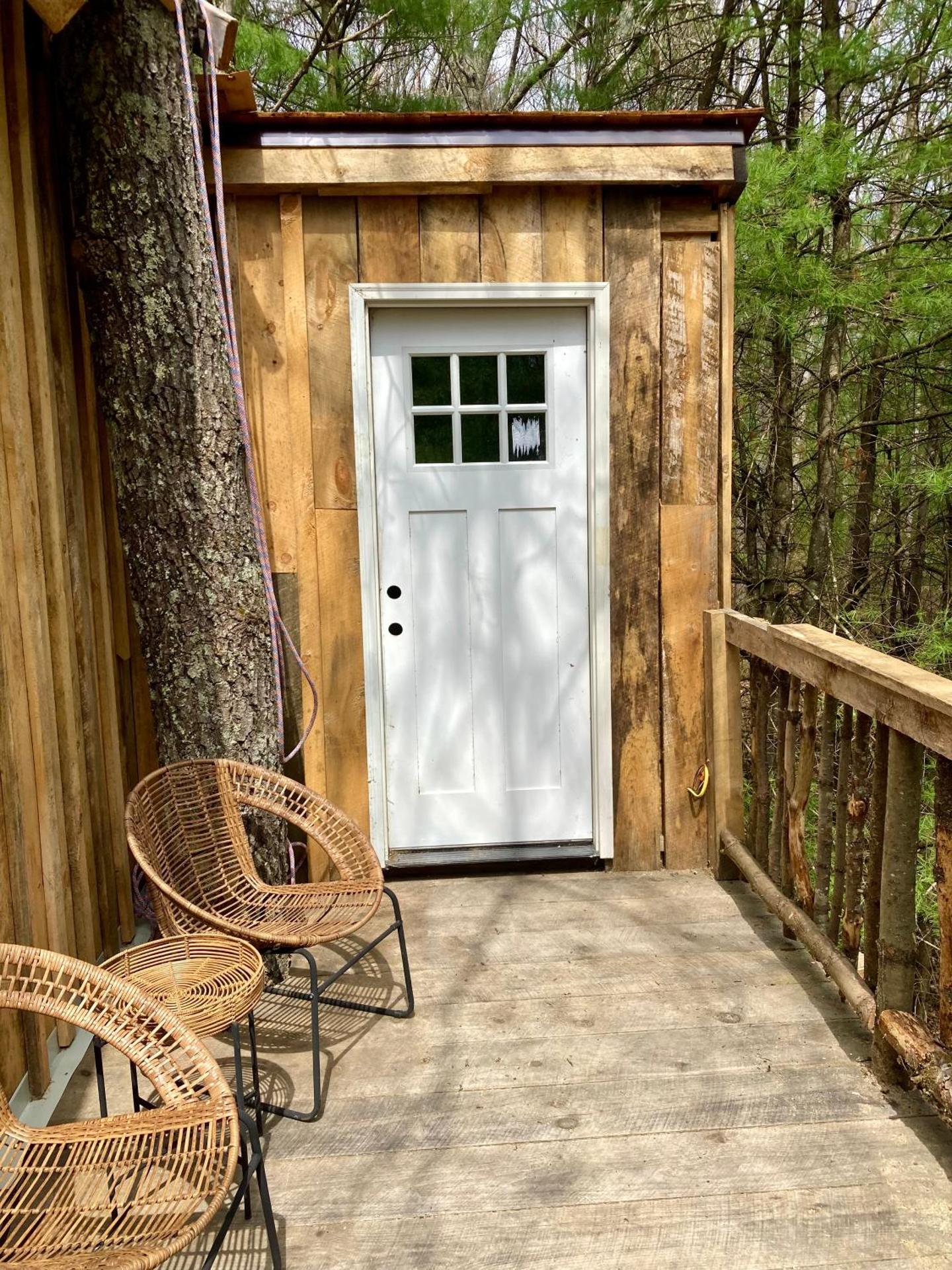 Little Birds Treehouse