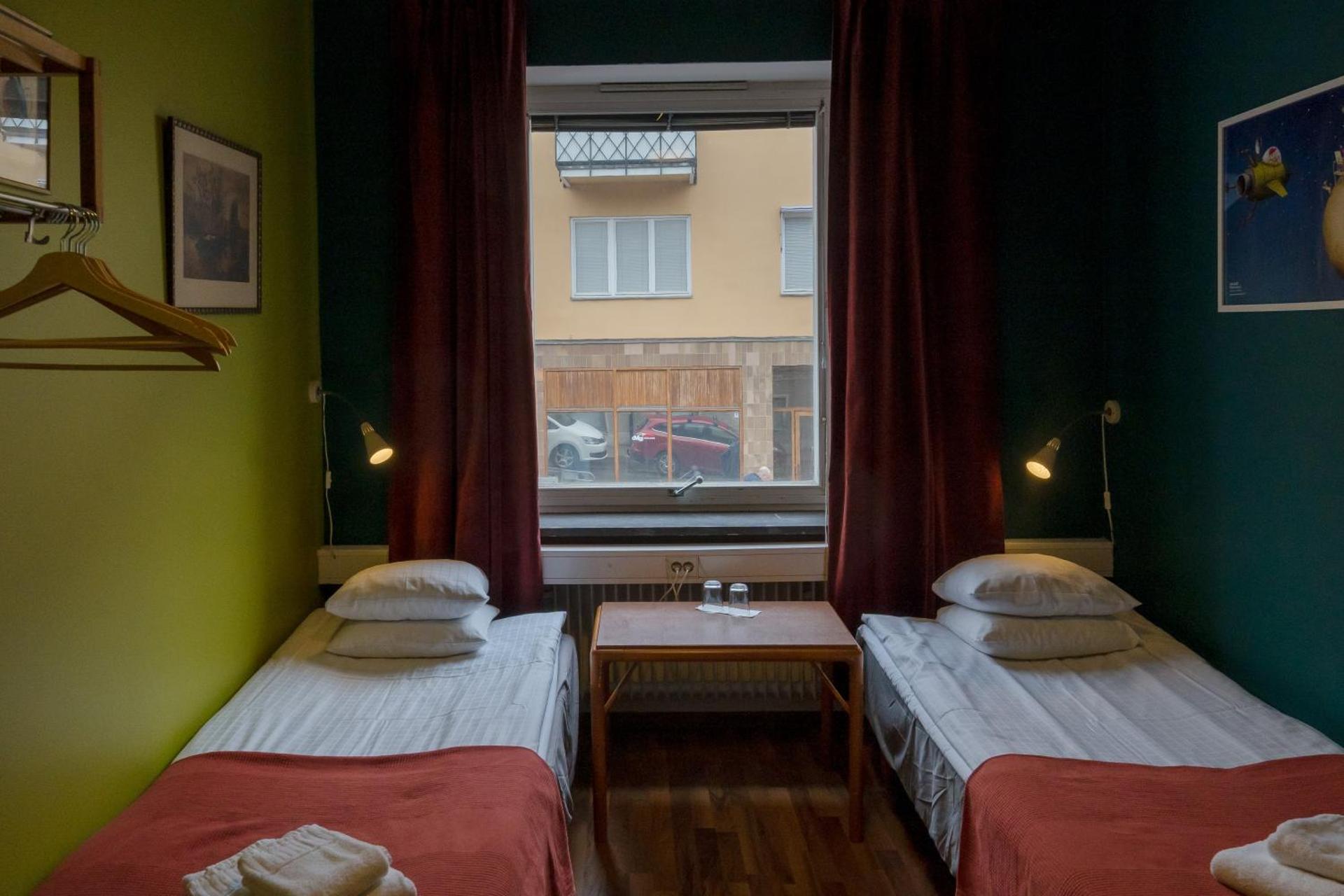 Standard Twin Room with Shared Bathroom