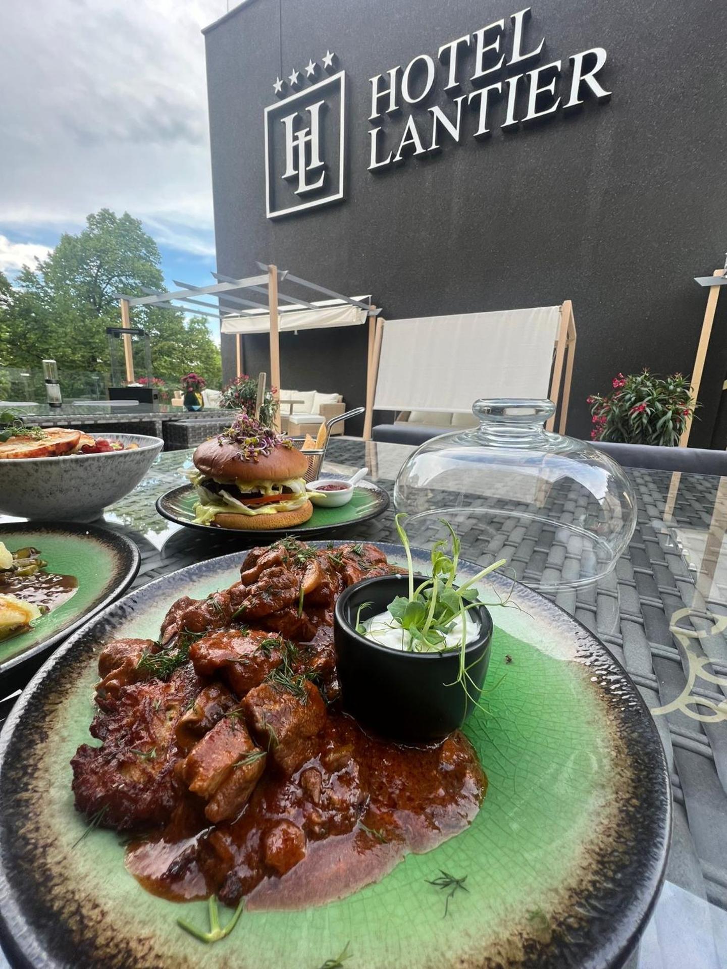 Apartamenty Katowice by Lantier - Swimming Pool Zone