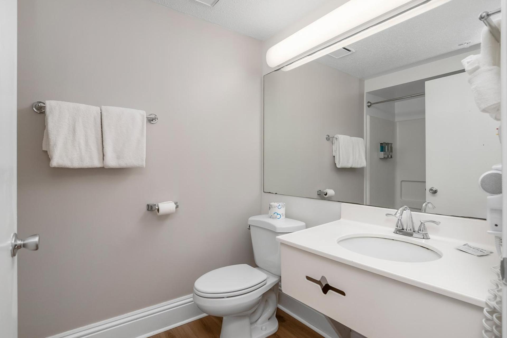 Naples Park Central Hotel