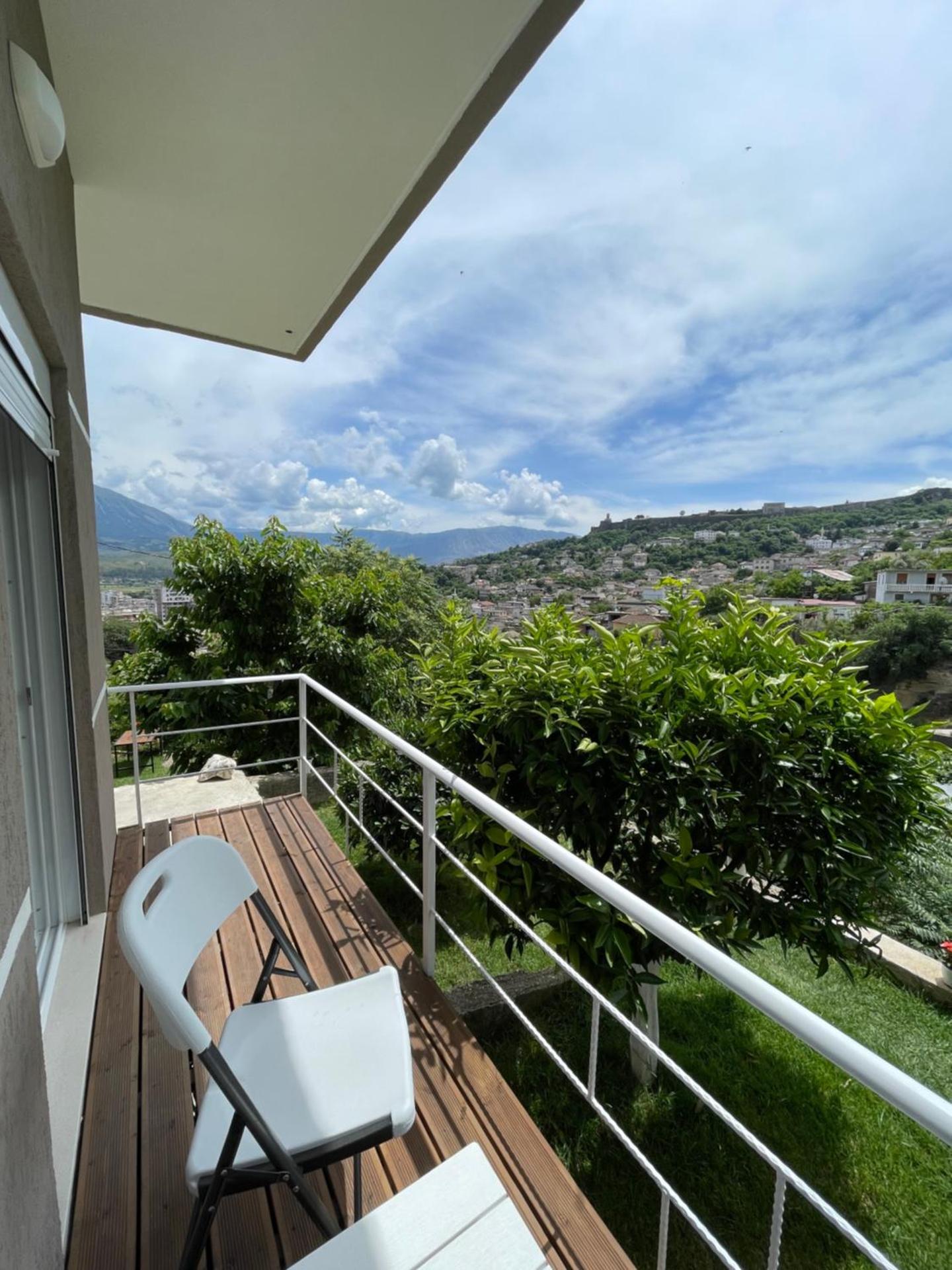 Deluxe - Kolmen hengen huone