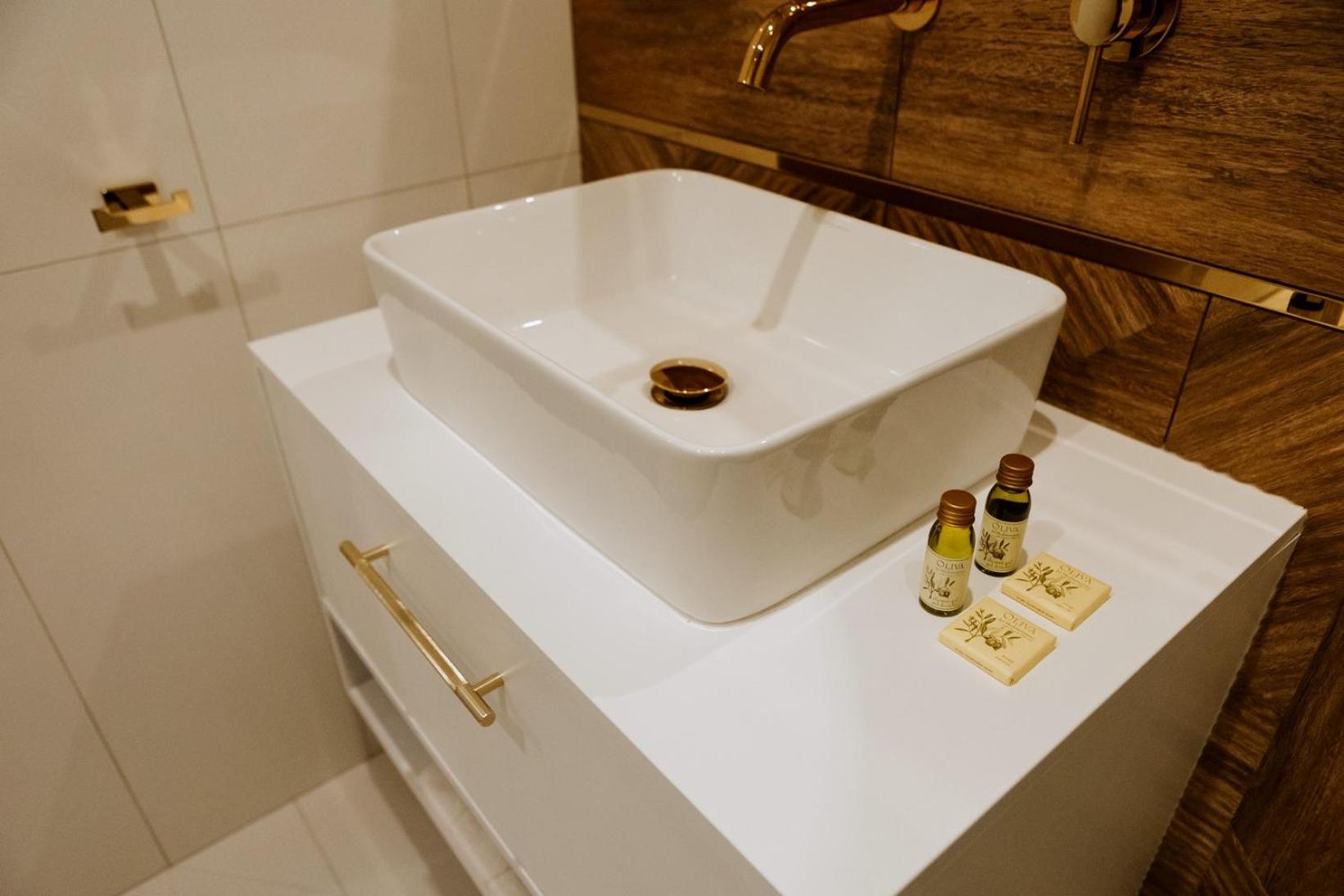 Hotel Przystań Przy Lesie