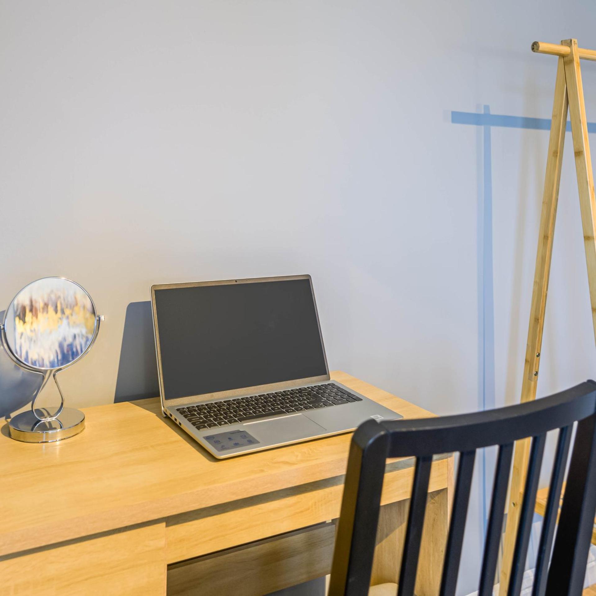 Willow House - 2-Bedroom House In Merseyside!