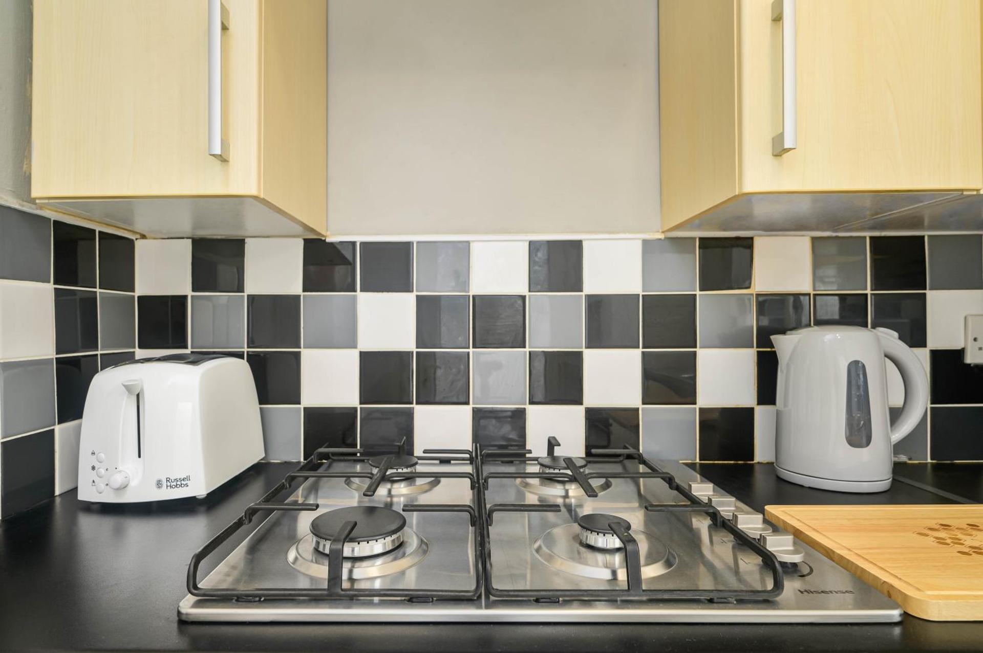 Willow House - 2-Bedroom House In Merseyside!