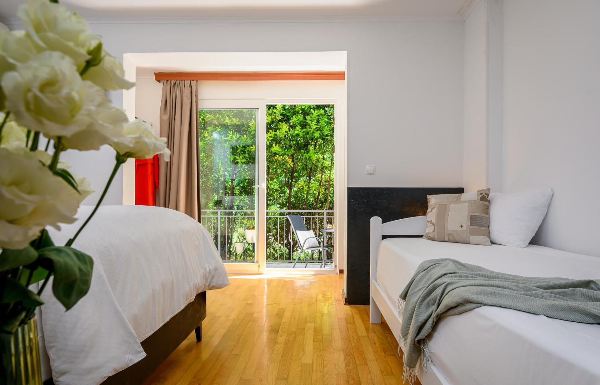 Yellow house with private parking