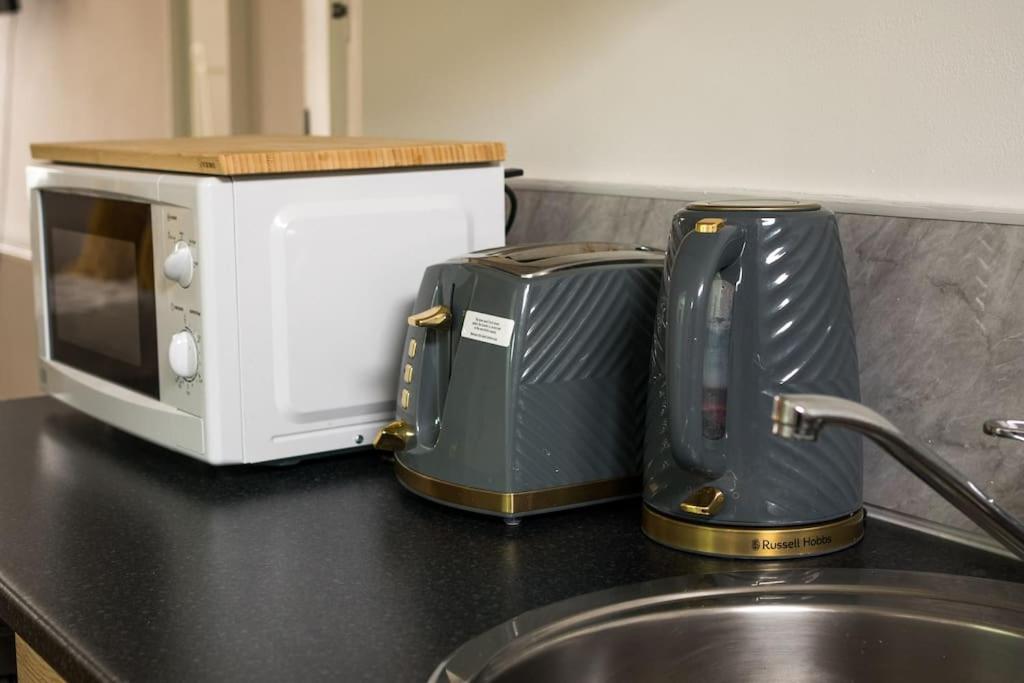 Spacious Studio for up to 4! Sofa bed