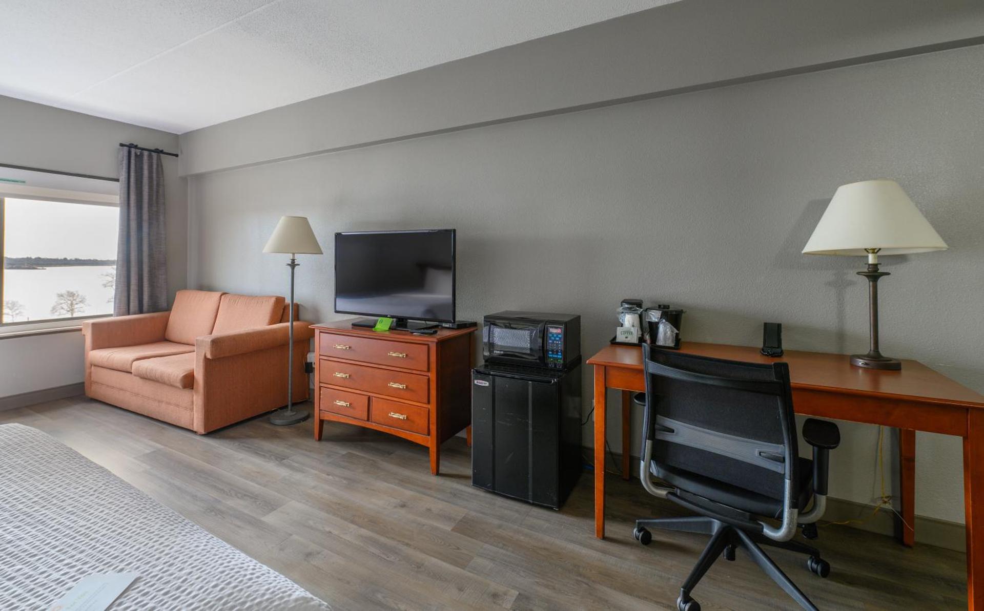 Deluxe Suite with Two Queen Beds - Non-Smoking