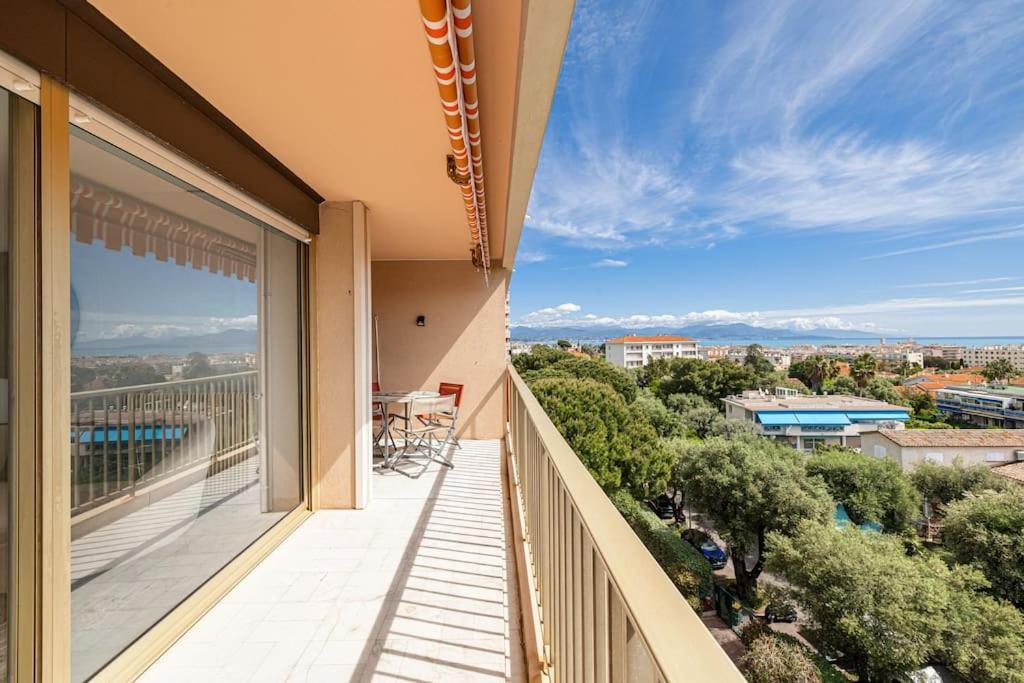 Elegant 2 Bed Apt with Pool in Juan Les Pins