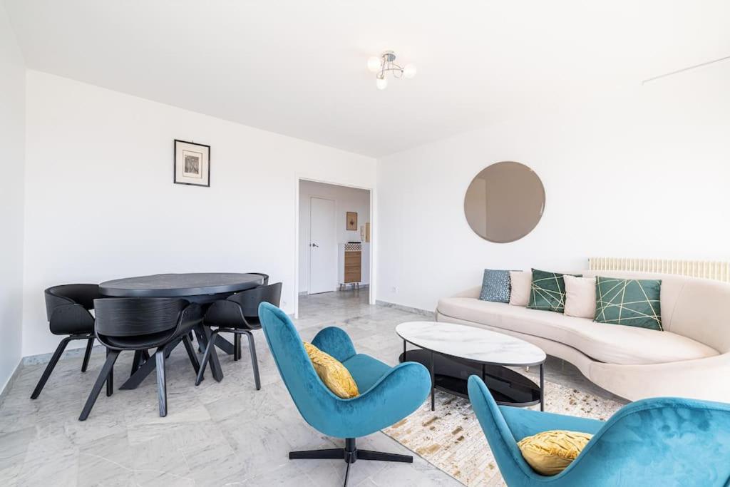 Elegant 2 Bed Apt with Pool in Juan Les Pins