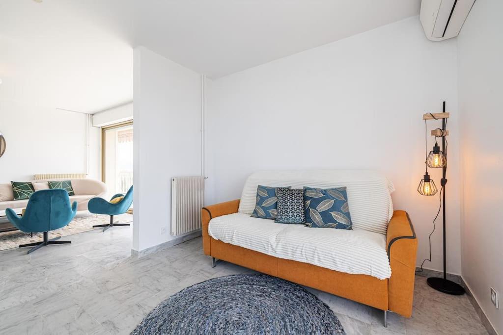 Elegant 2 Bed Apt with Pool in Juan Les Pins