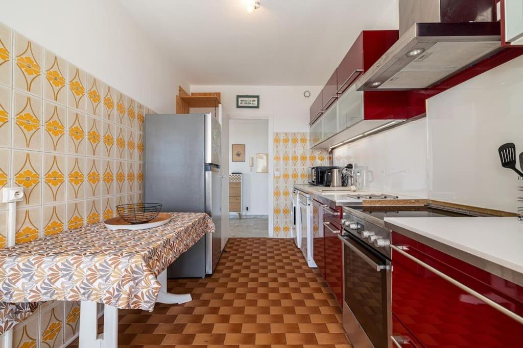 Elegant 2 Bed Apt with Pool in Juan Les Pins