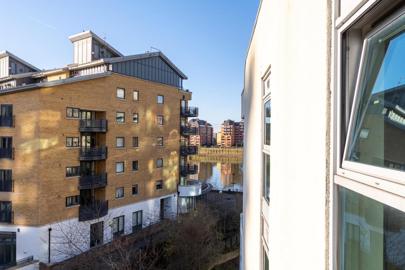 GuestReady - 2BR in Battersea with Balcony