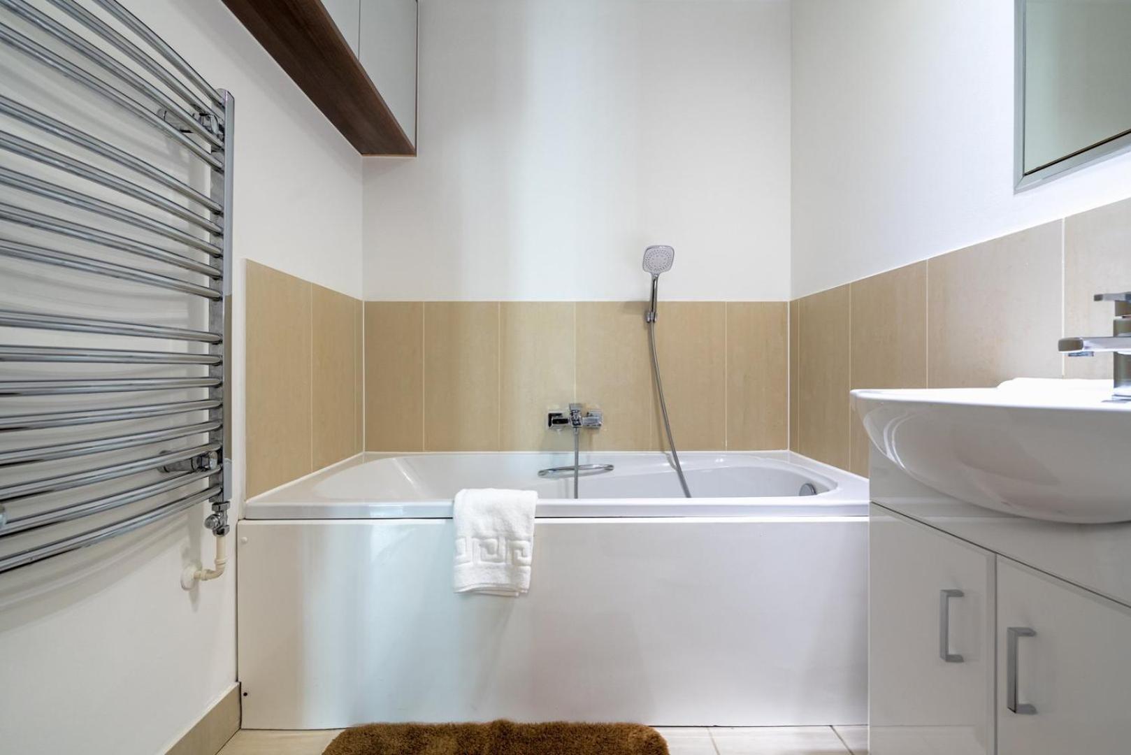 GuestReady - 2BR in Battersea with Balcony