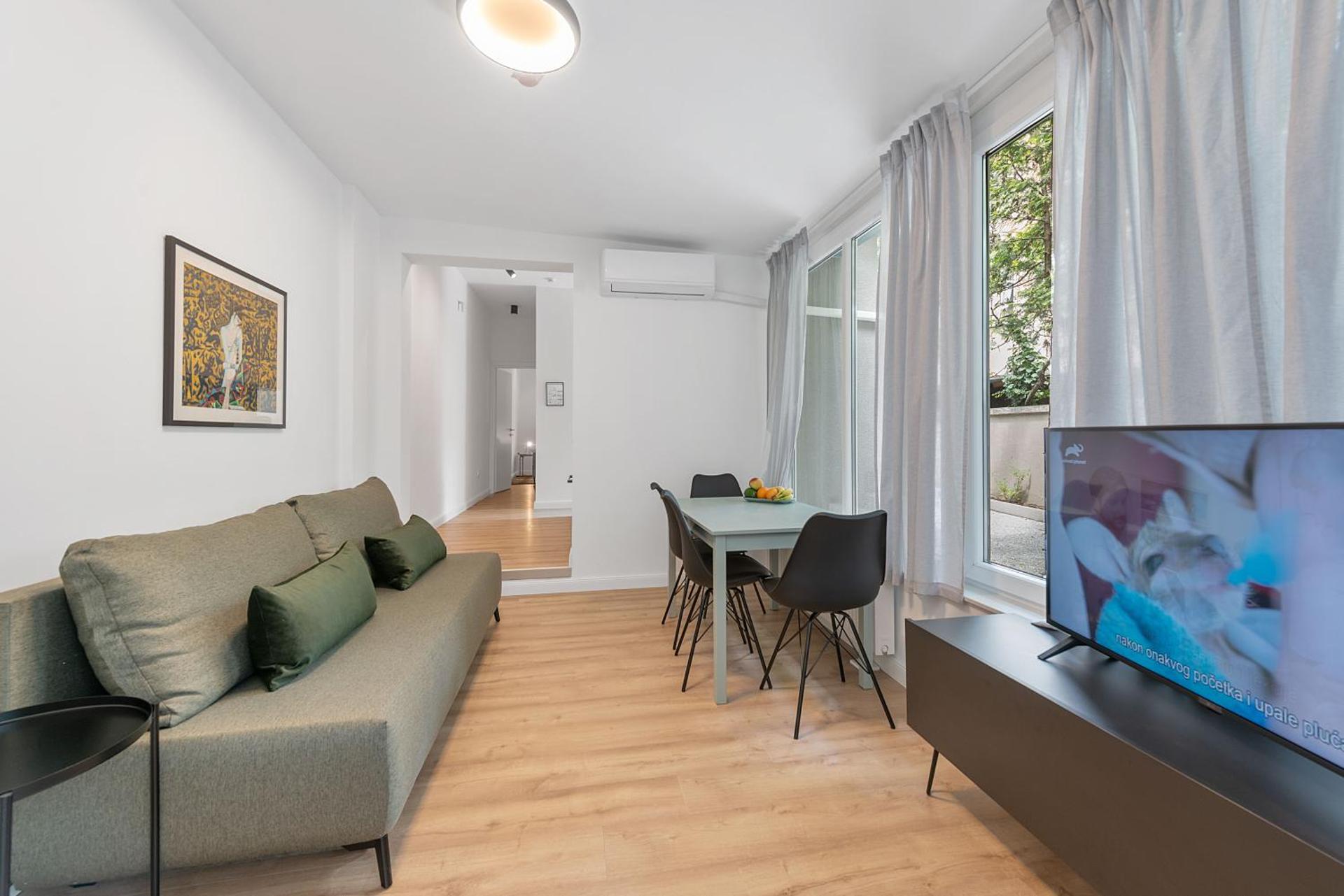 Communal lounge/ TV room