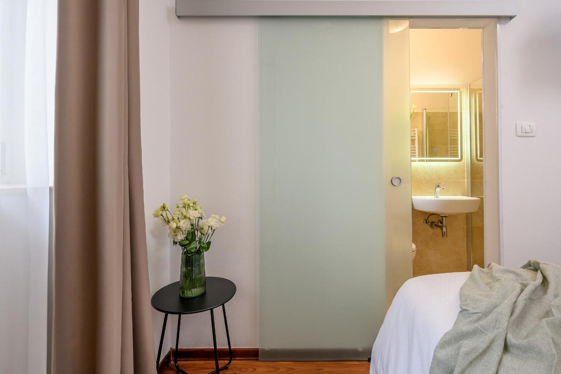 Yellow house with private parking