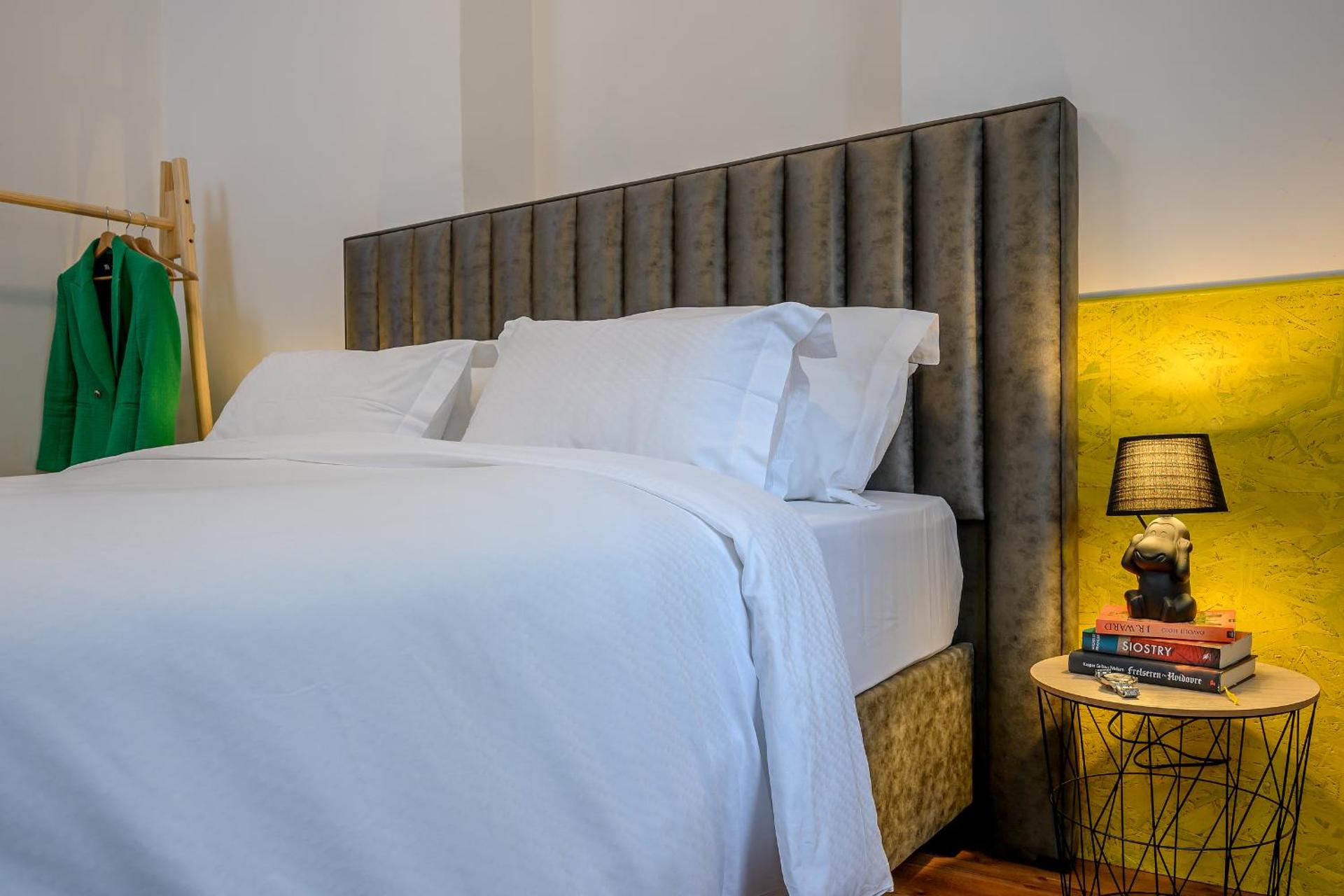 Yellow house with private parking