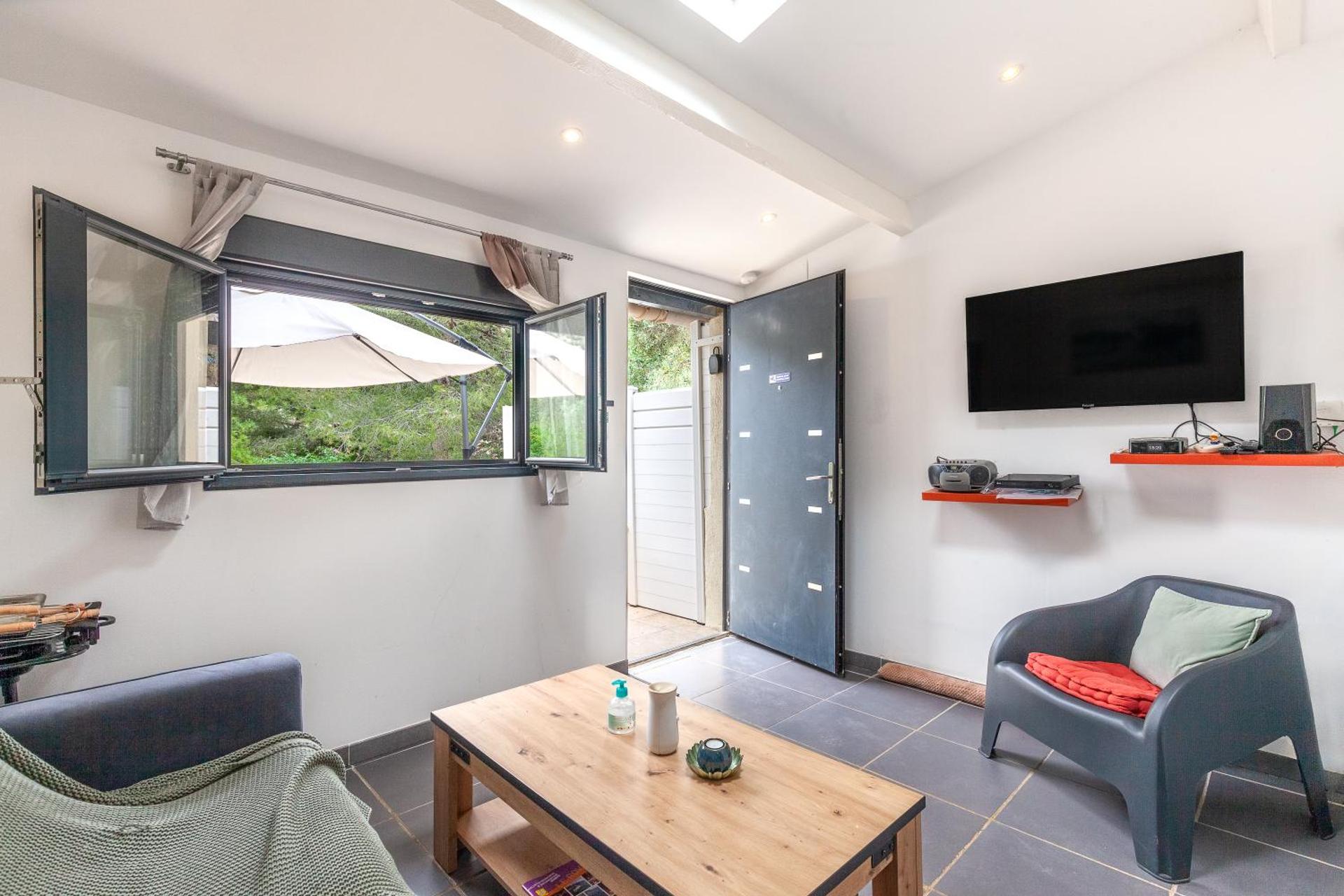 Gîte rénové Calanque La Vesse