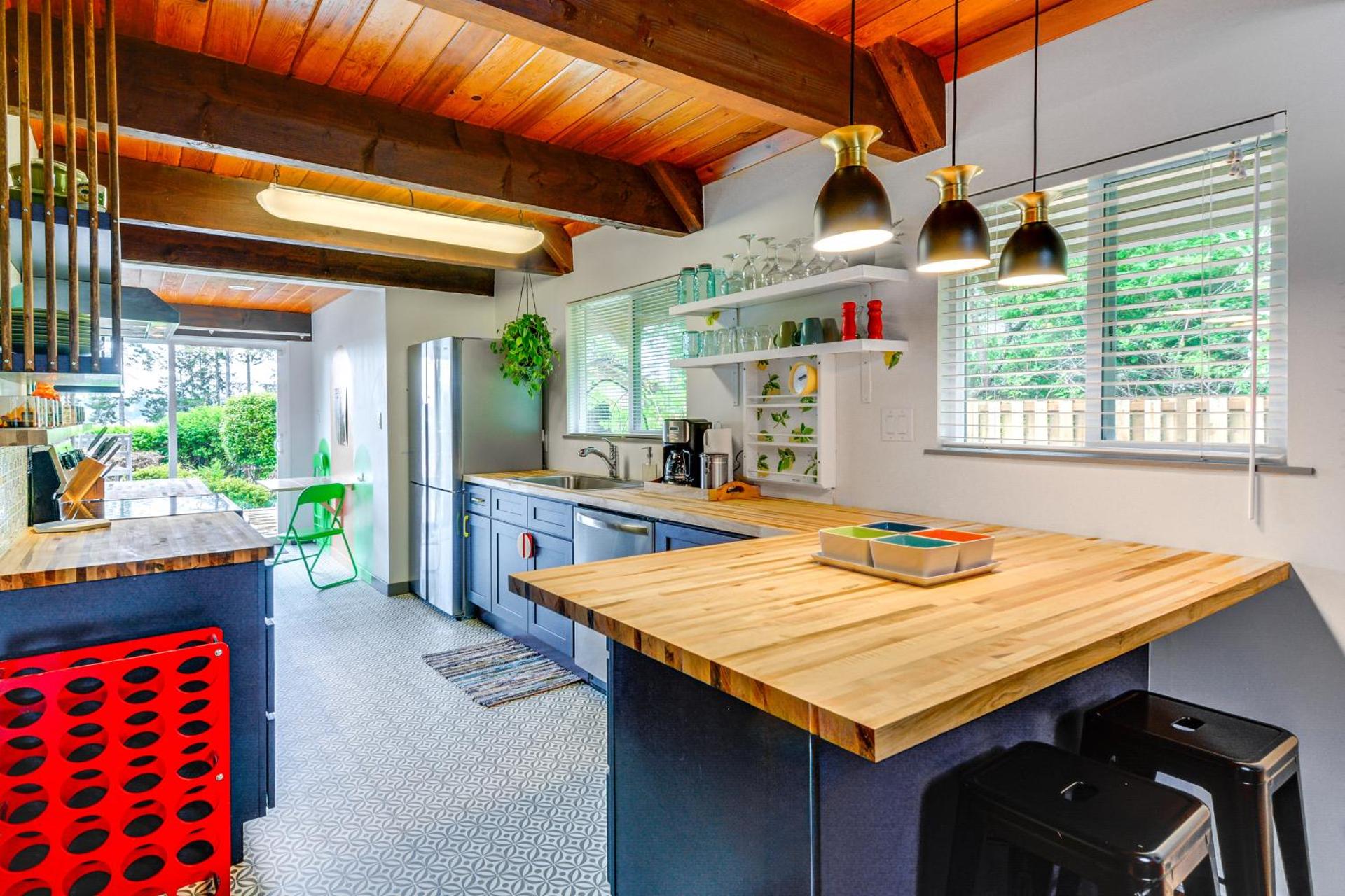 Coastal Cabin with Puget Sound and Rainier Views!