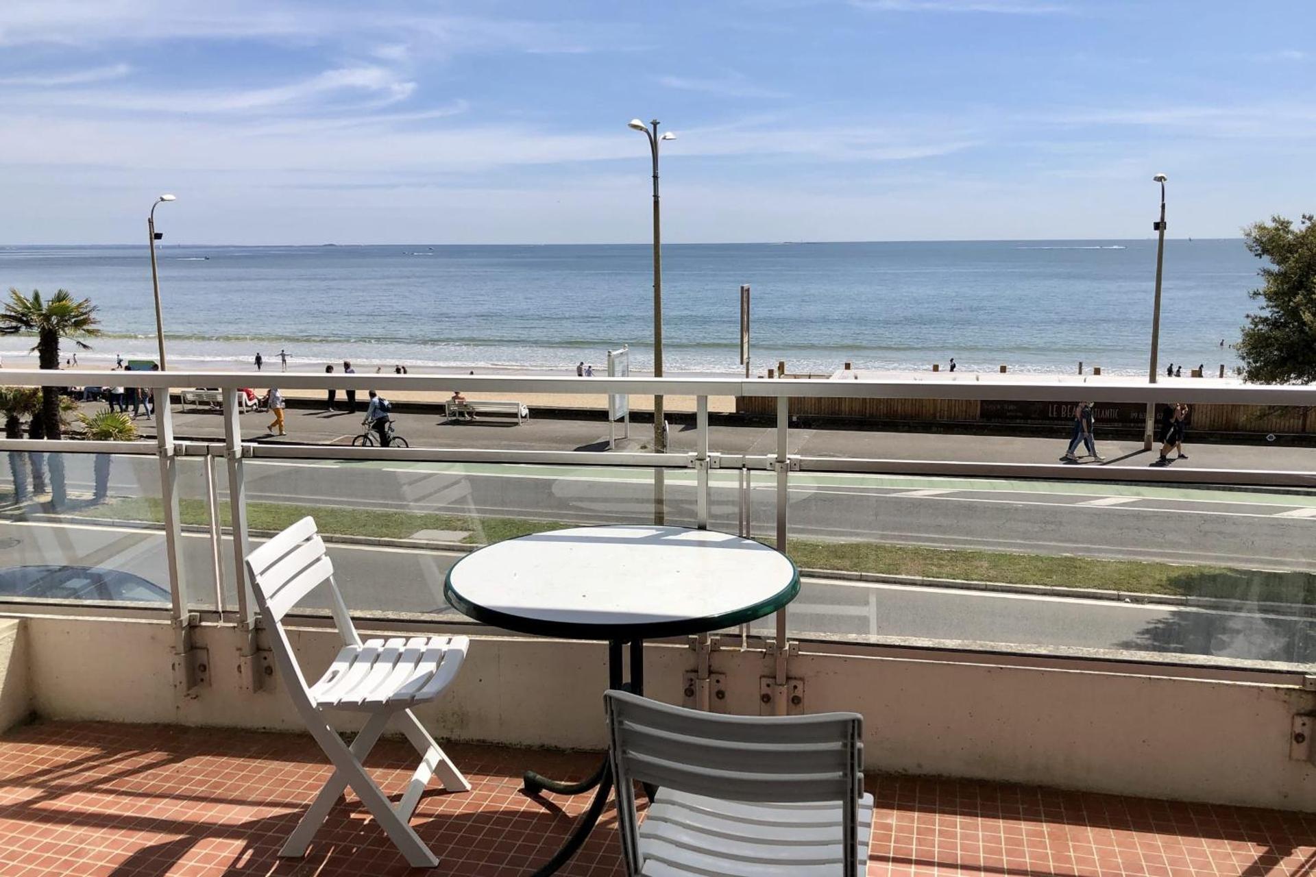Studio And Terrace Sea View In La Baule