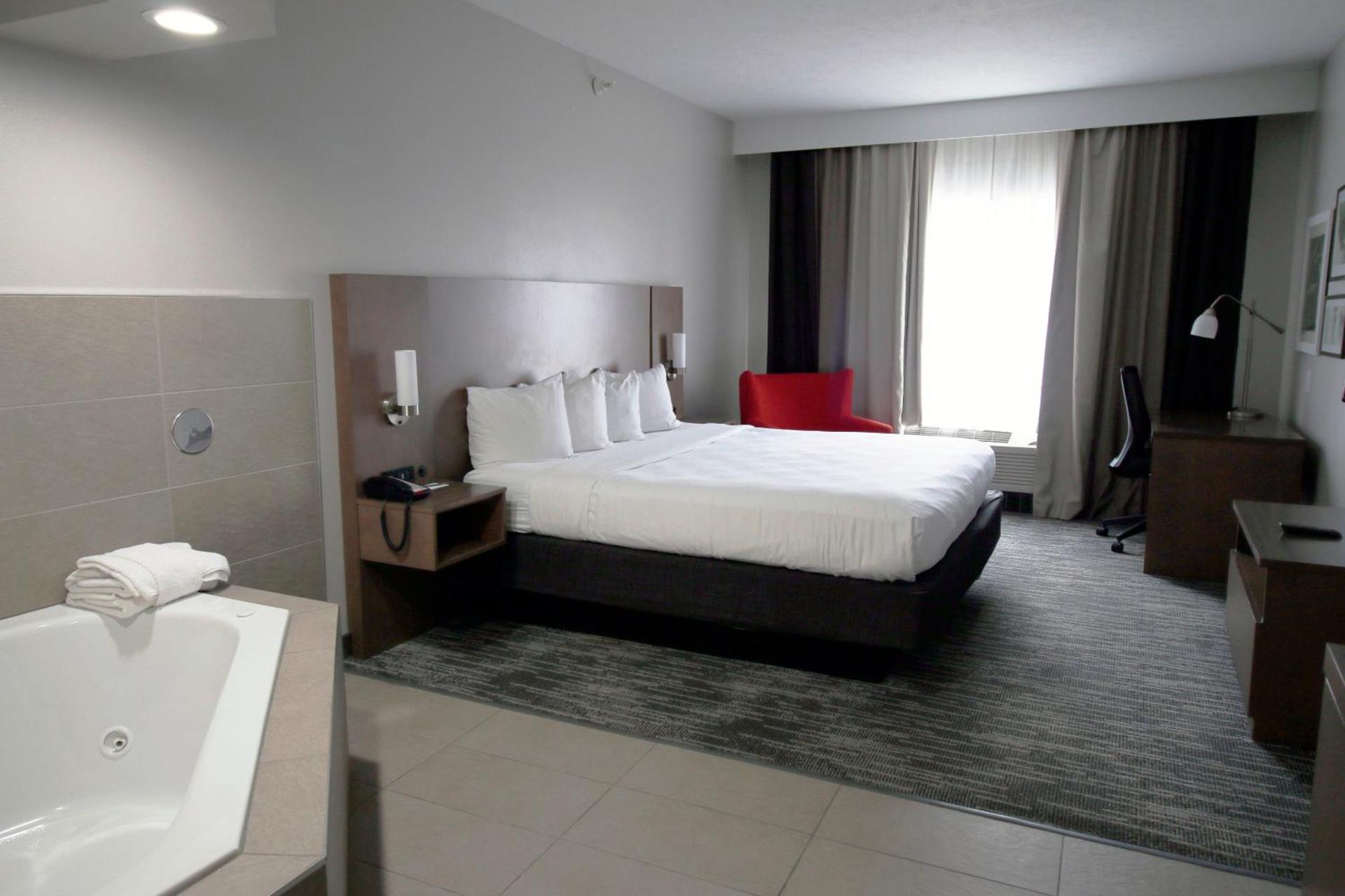 Country Inn & Suites by Radisson, Council Bluffs, IA