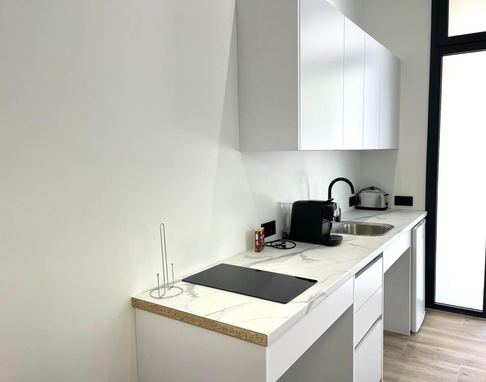 Avakian Valencia Centro