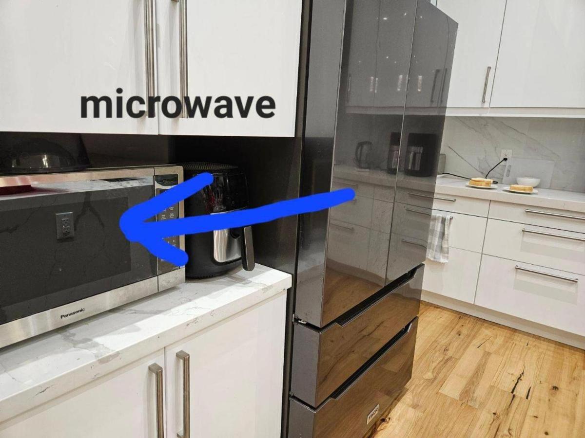 Comfortable Room in Toronto next to Yorkdale mall