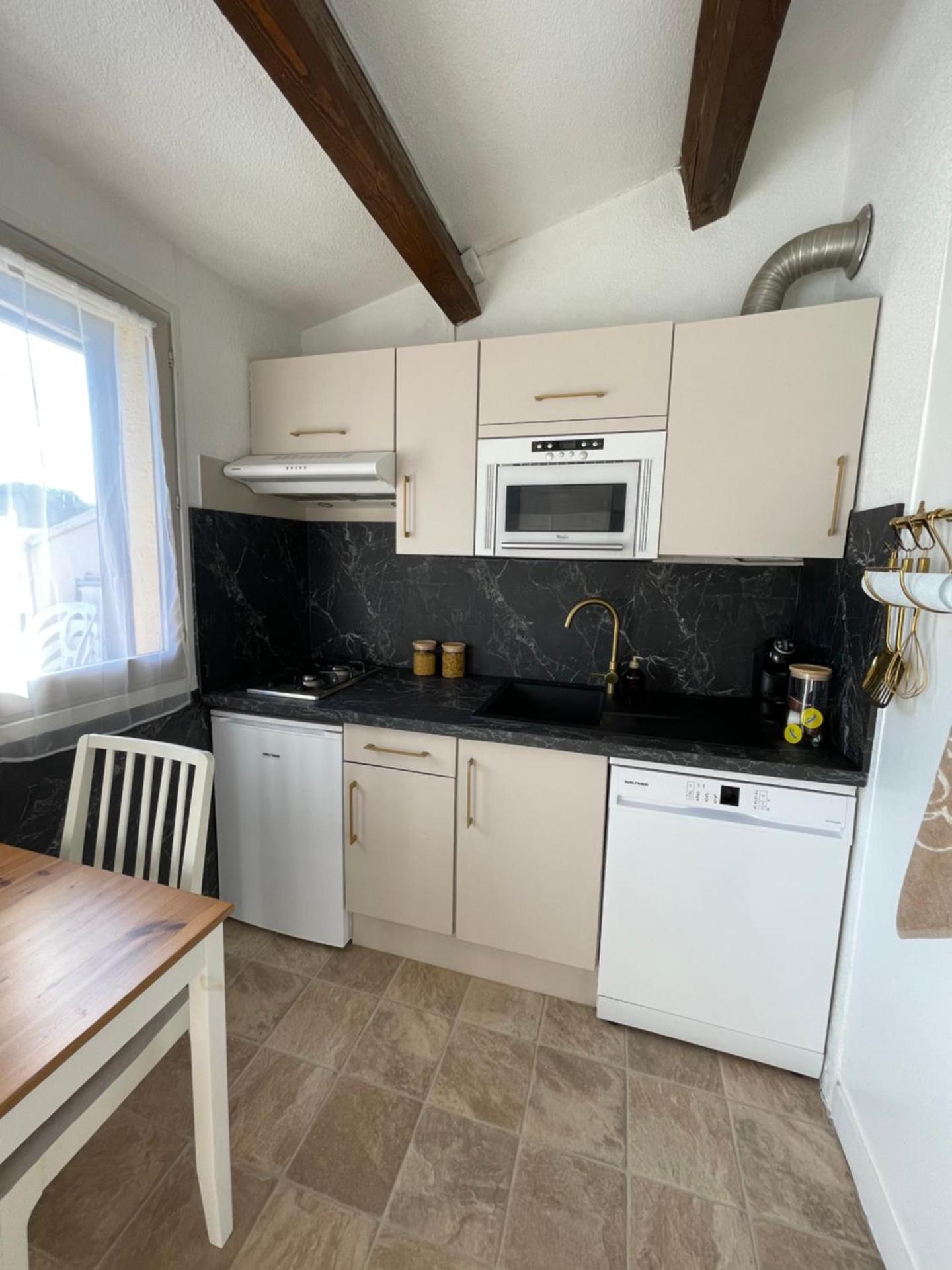 Appartement Pinède Piscine Clim proche Plage village naturiste