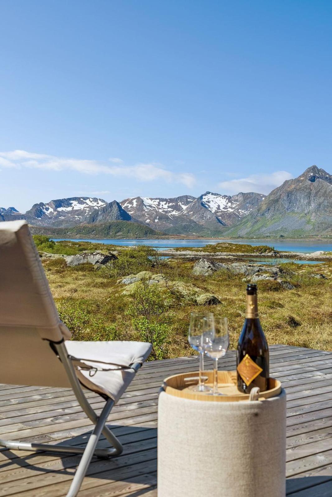 Luxury Cabin in beautiful Lofoten with Jacuzzi and sauna