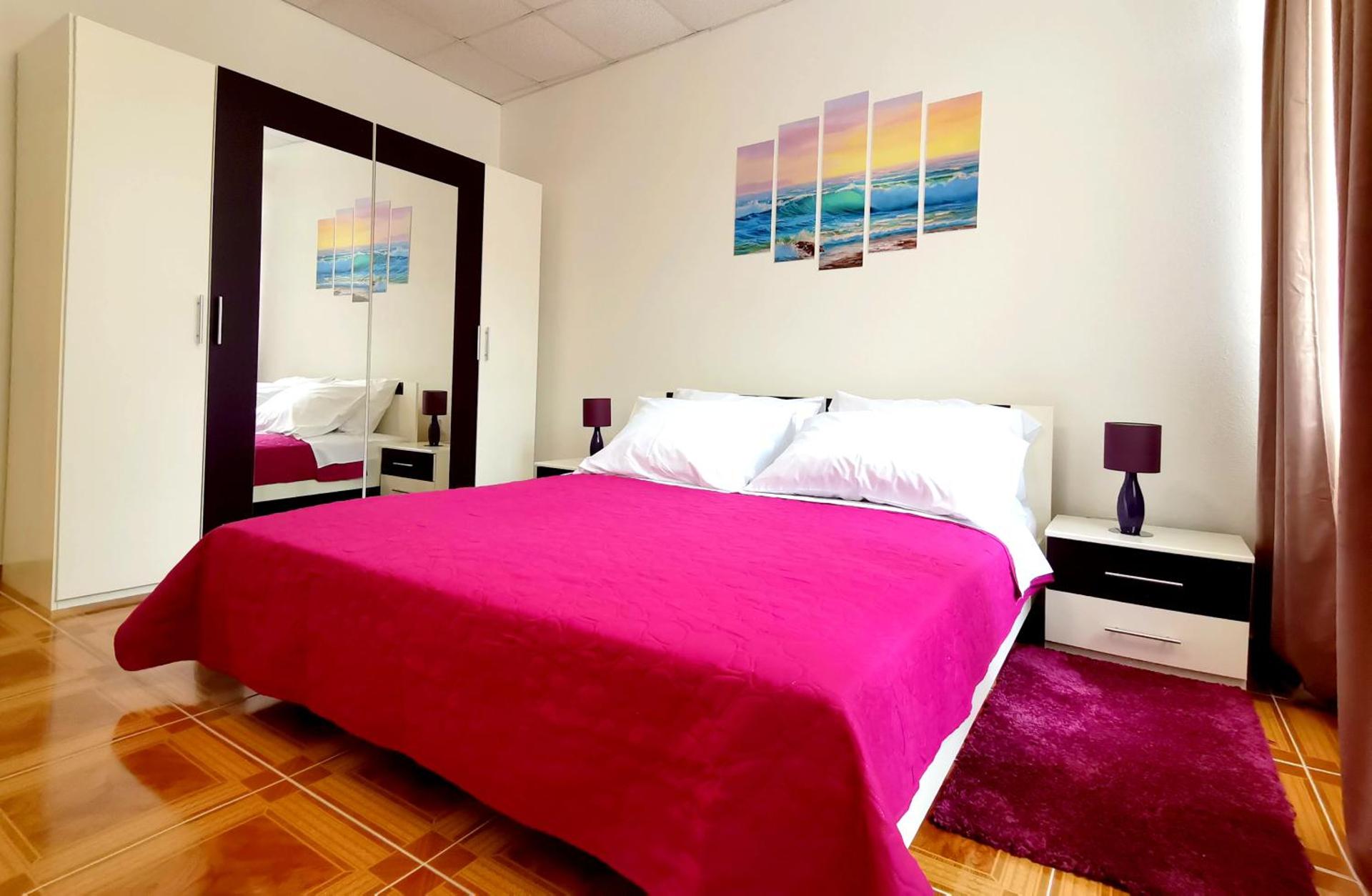 TRI KRALJA - THREE KINGS Apartments in the center with private parking