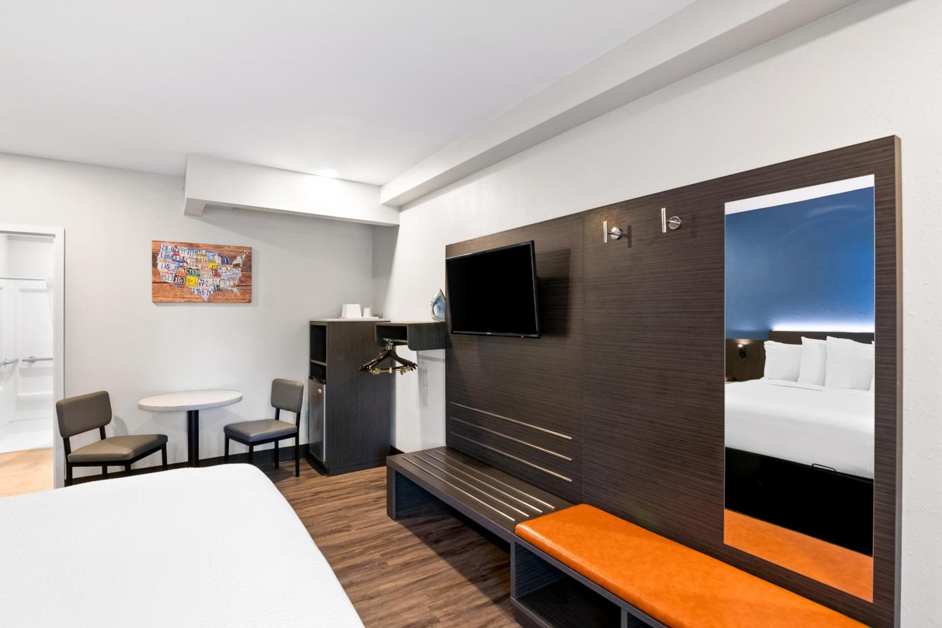 Queen Room - Disability Access/Non Smoking