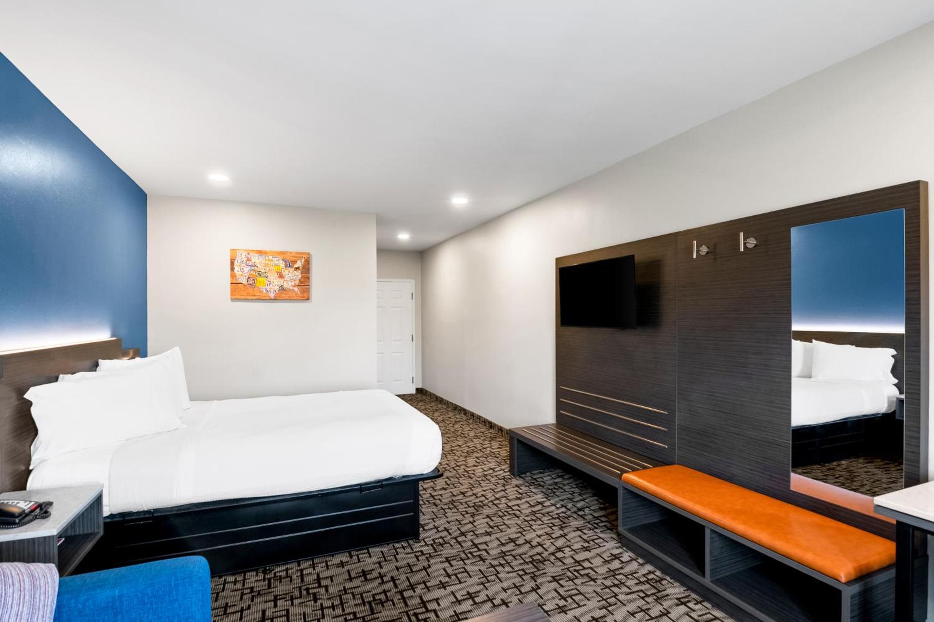 Triple Room - Non Smoking/Exterior Hall