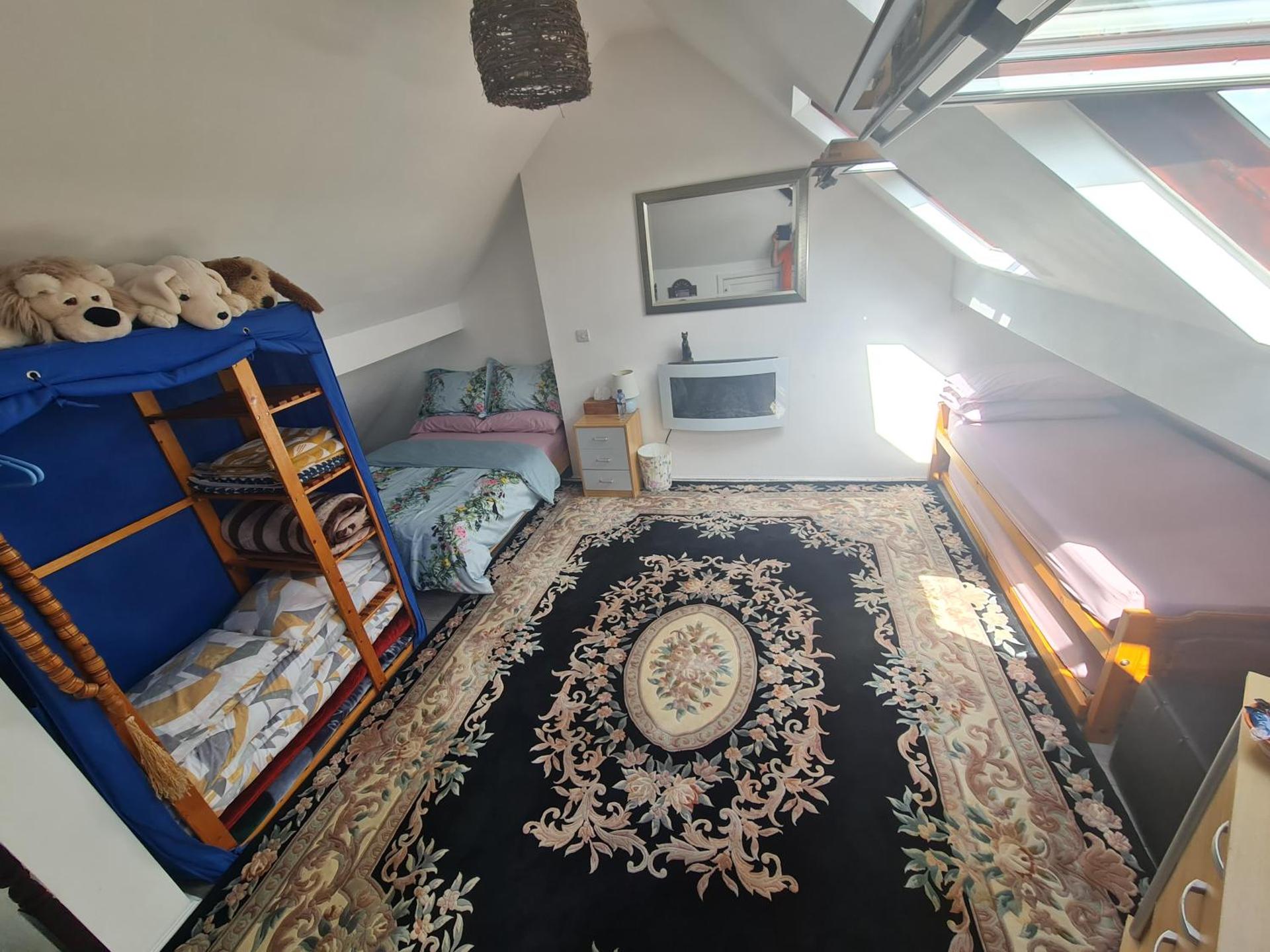 Large private room in Biddulph-Stoke On Trent