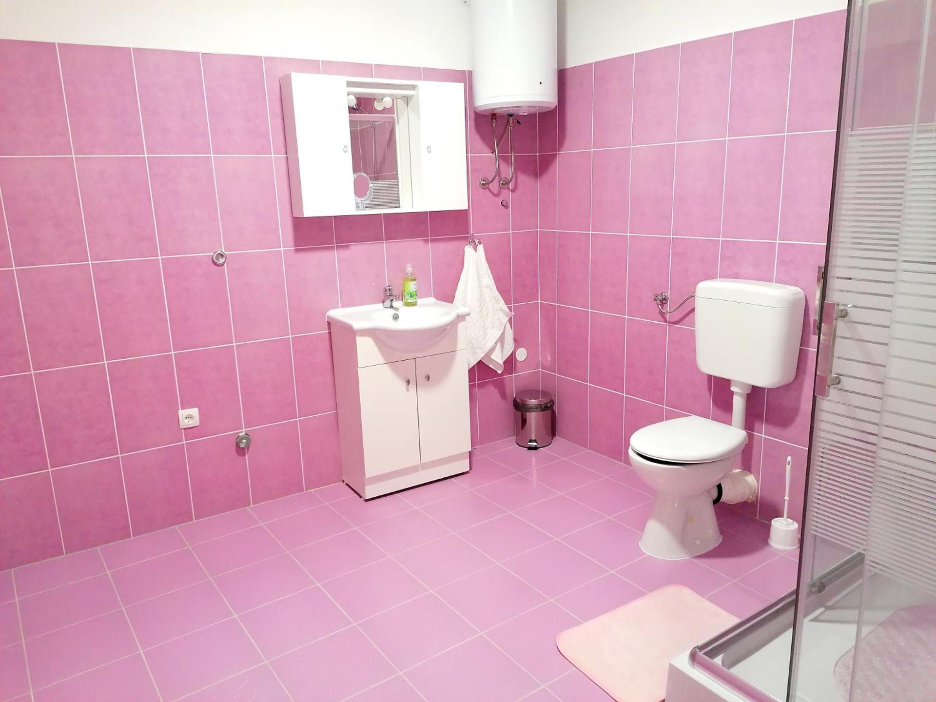 TRI KRALJA - THREE KINGS Apartments in the center with private parking