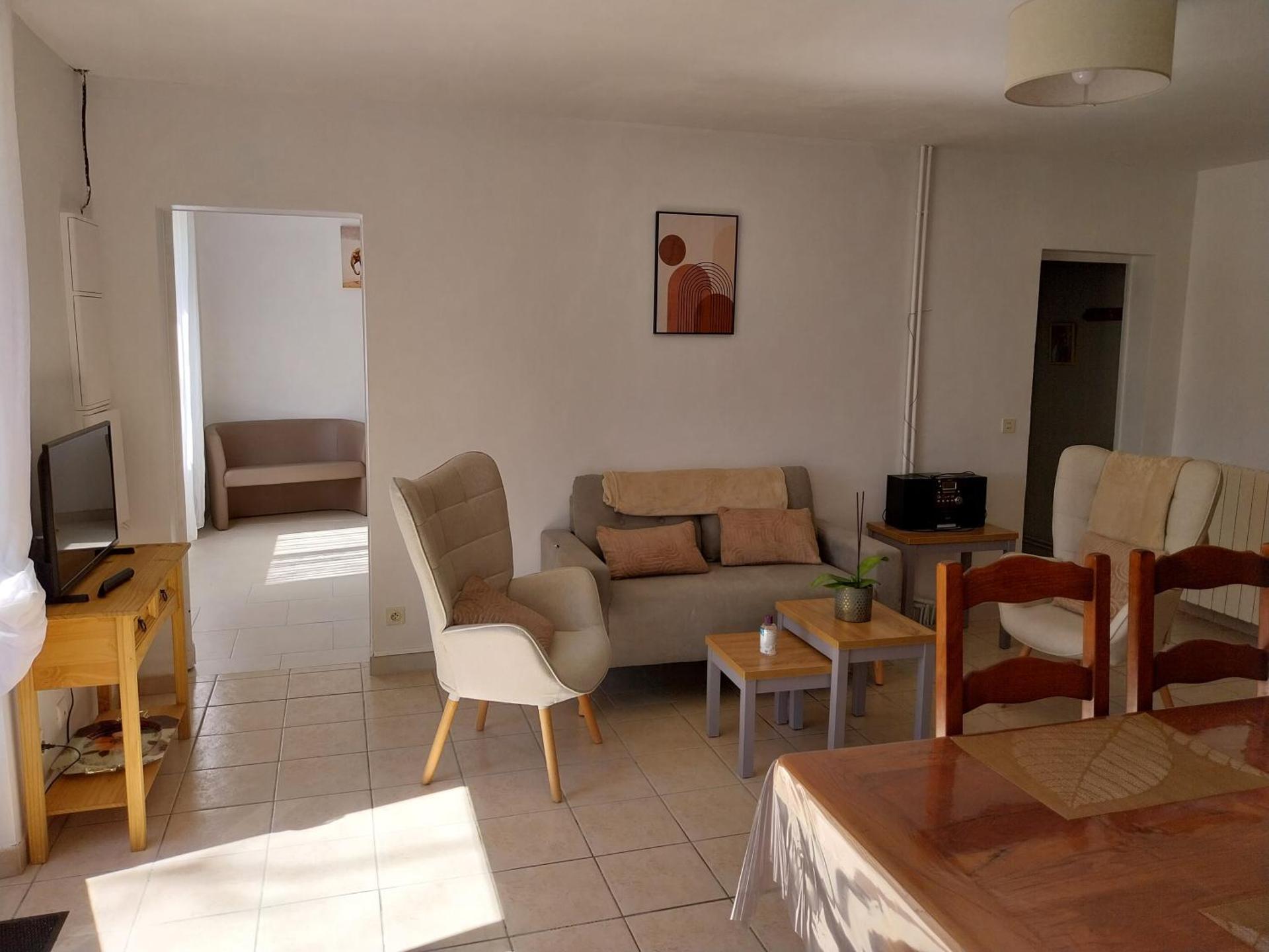 Communal lounge/ TV room