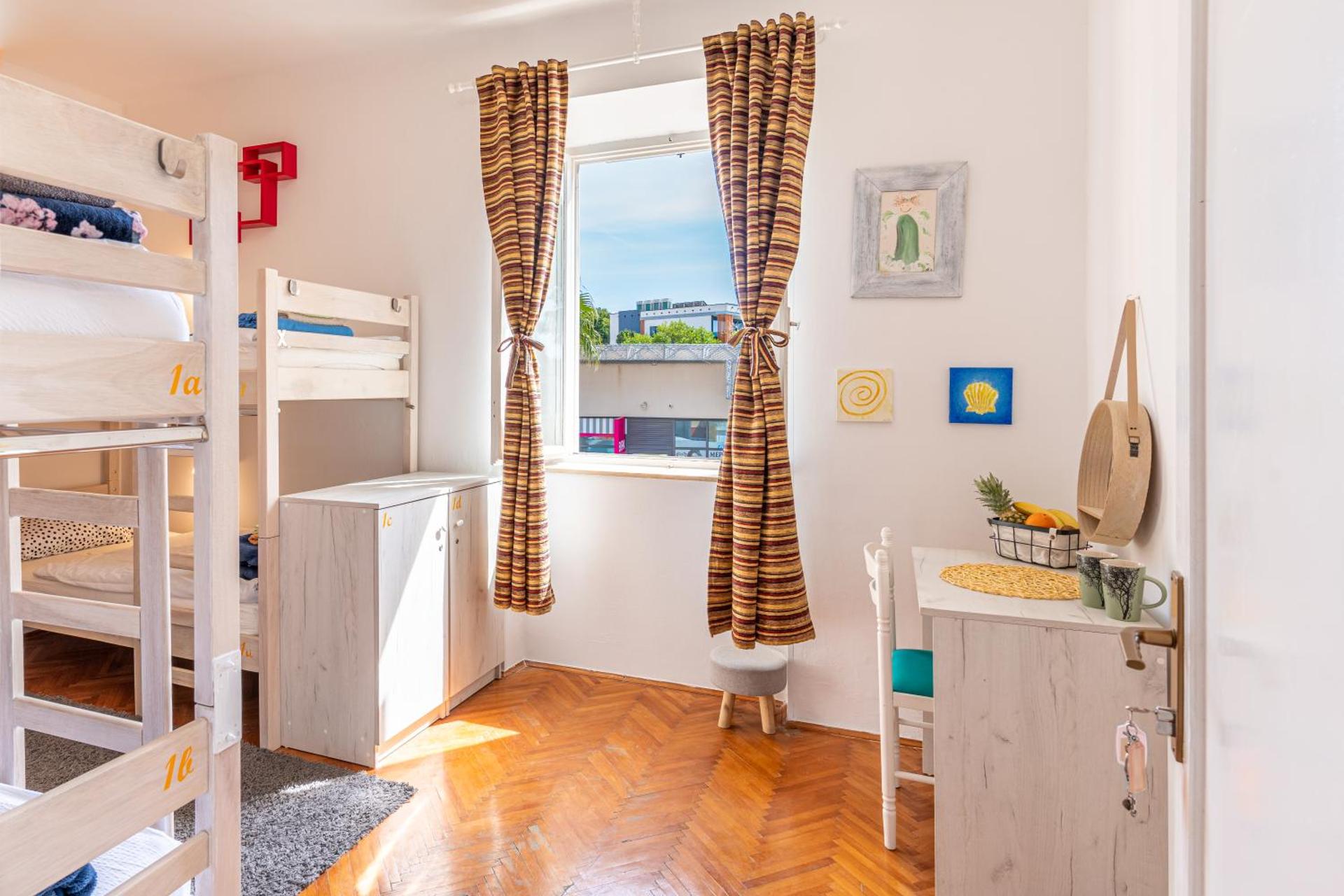 Bed in 4-Bed Mixed Dormitory Room