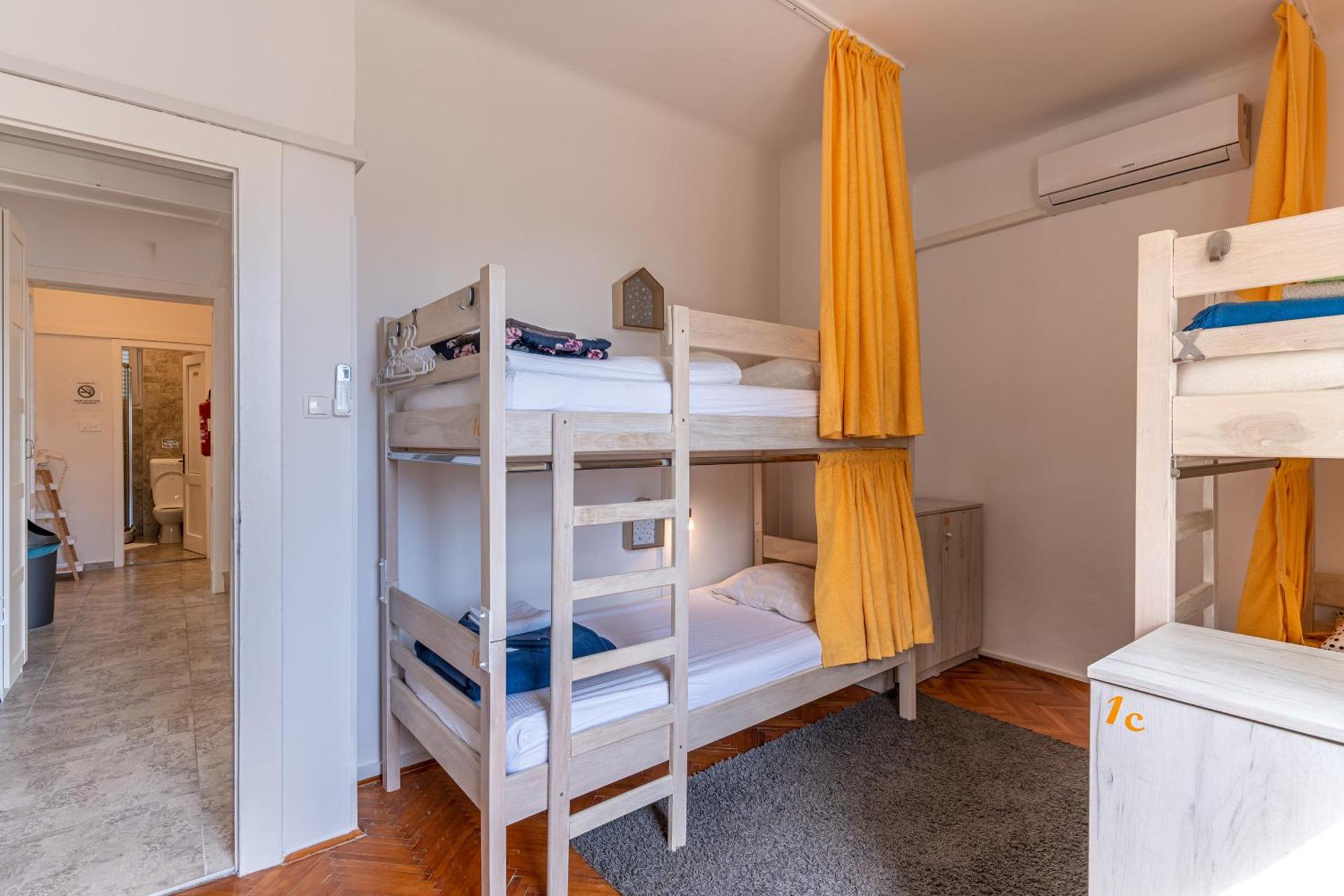 Bed in 4-Bed Mixed Dormitory Room