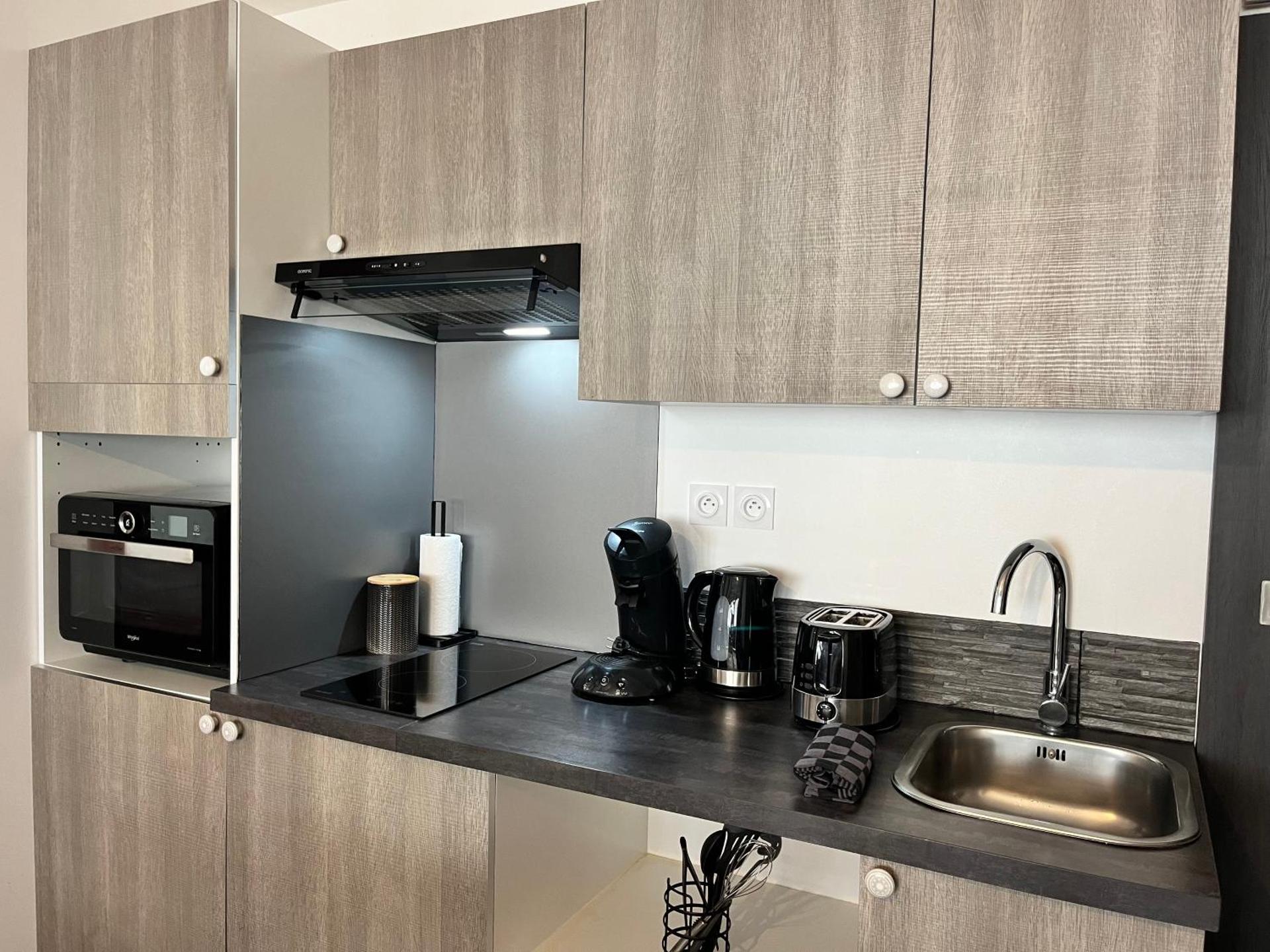 Kitchen or kitchenette