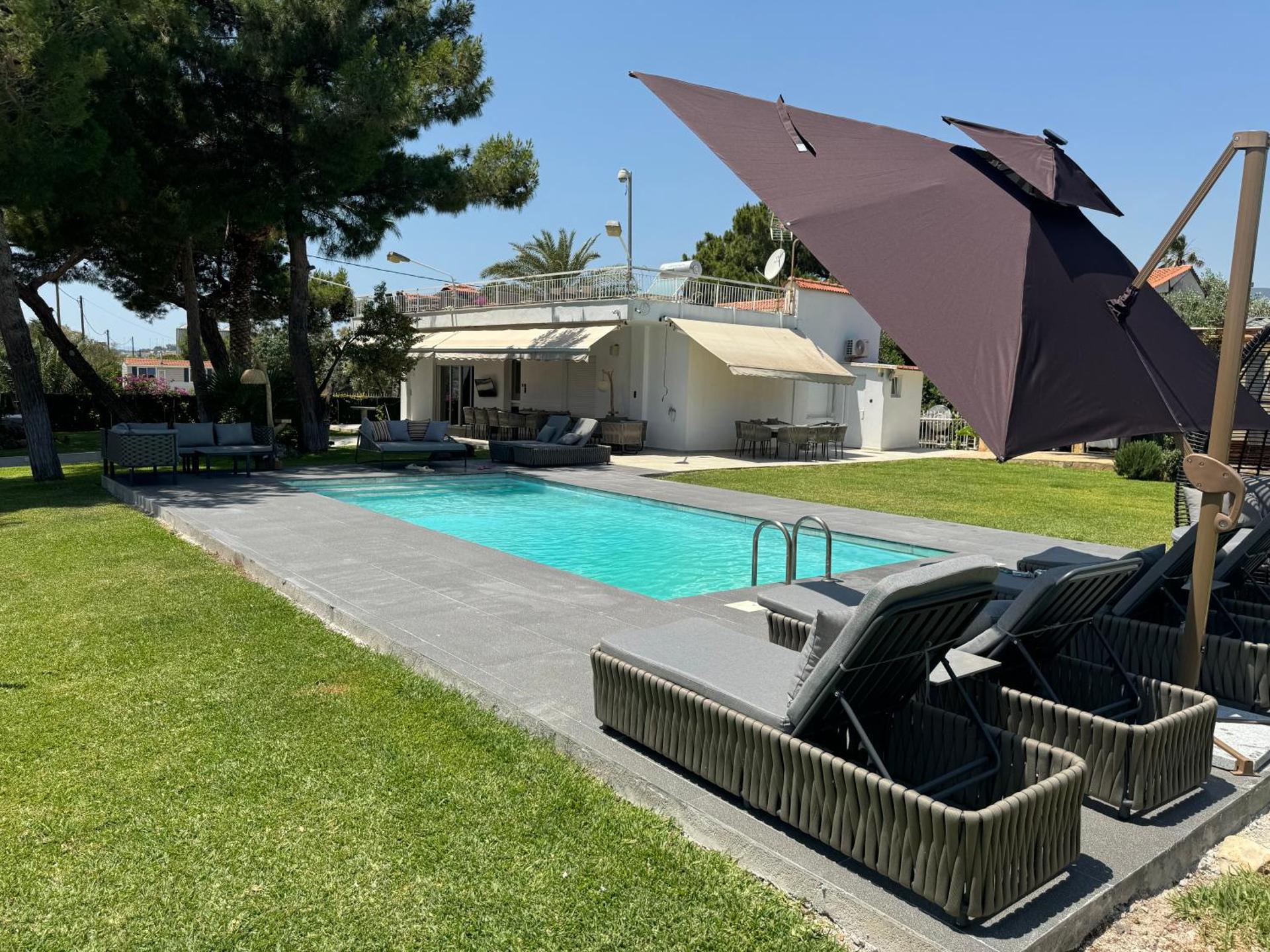 Zoza Luxury villa isthmia by the sea with private pool