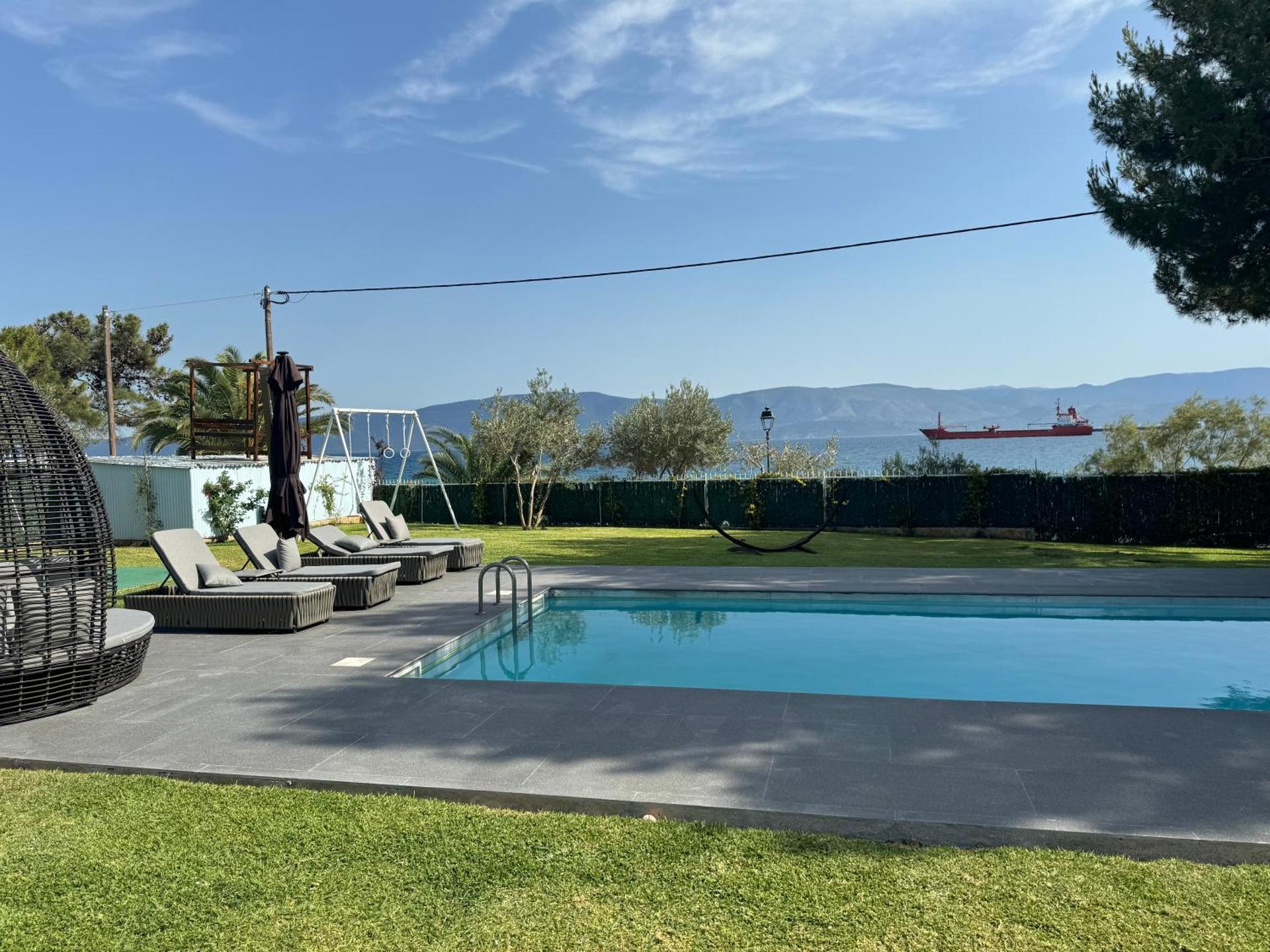 Zoza Luxury villa isthmia by the sea with private pool