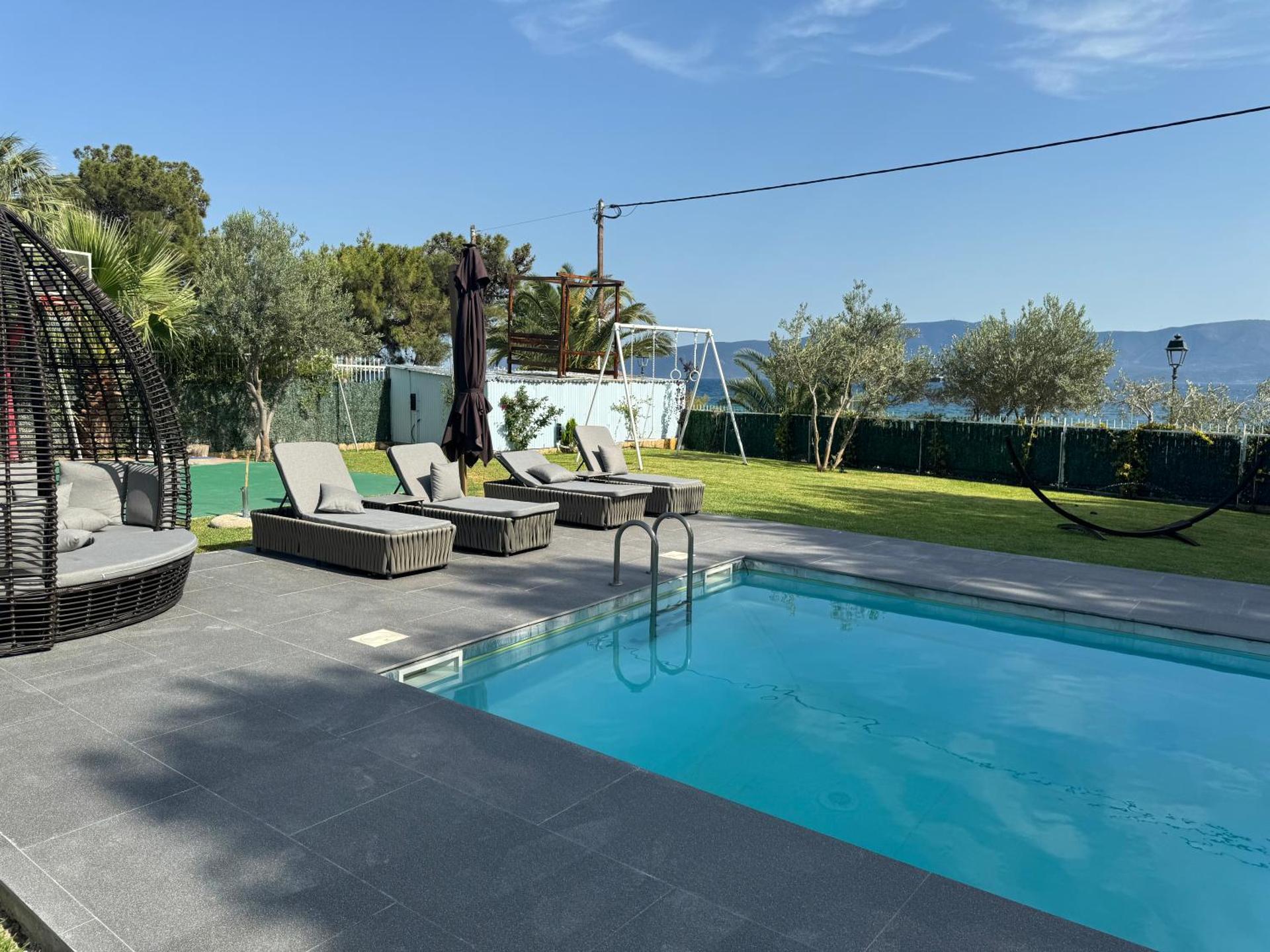 Zoza Luxury villa isthmia by the sea with private pool