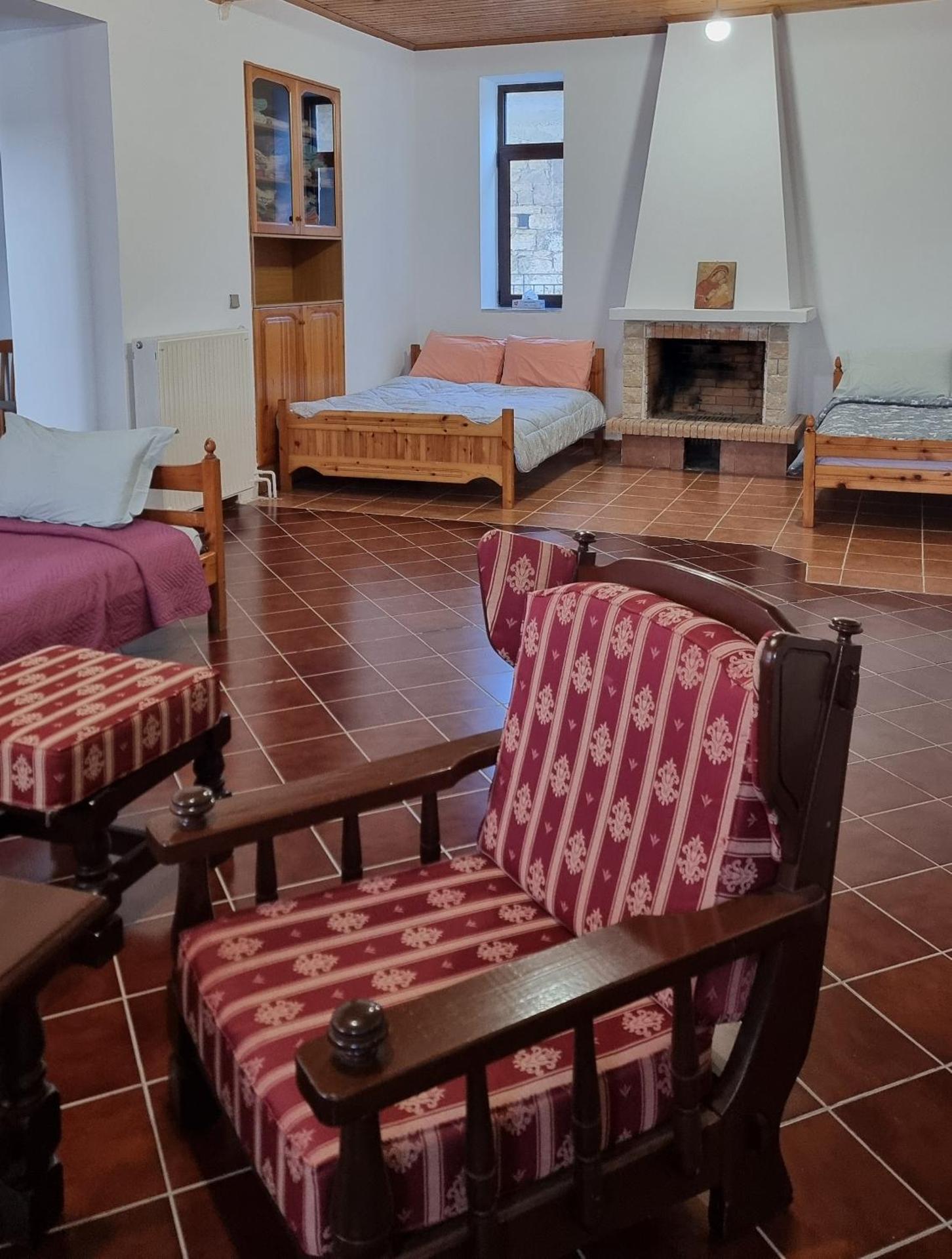 Archontiko Taxiarches Kymi Evia