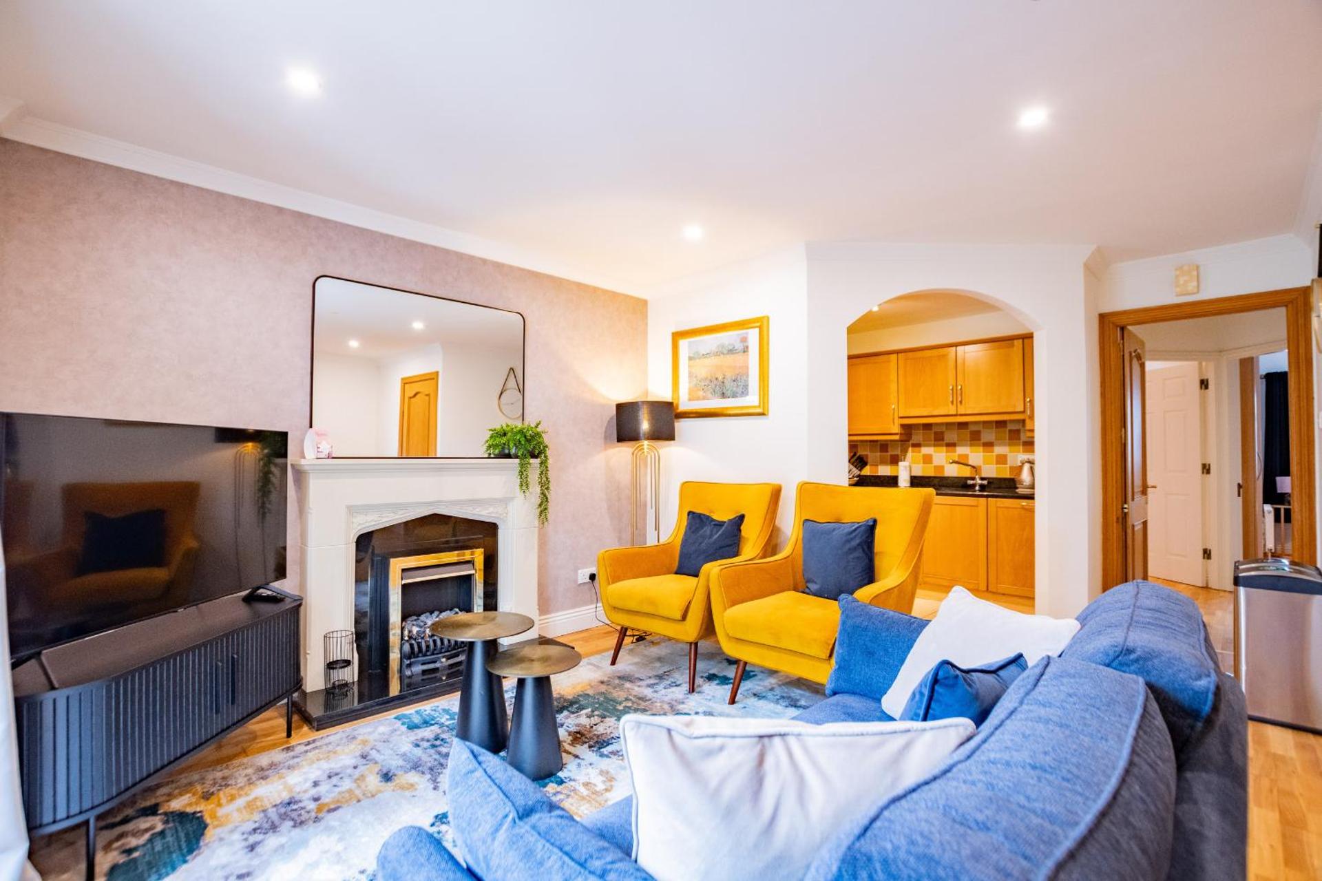 Communal lounge/ TV room