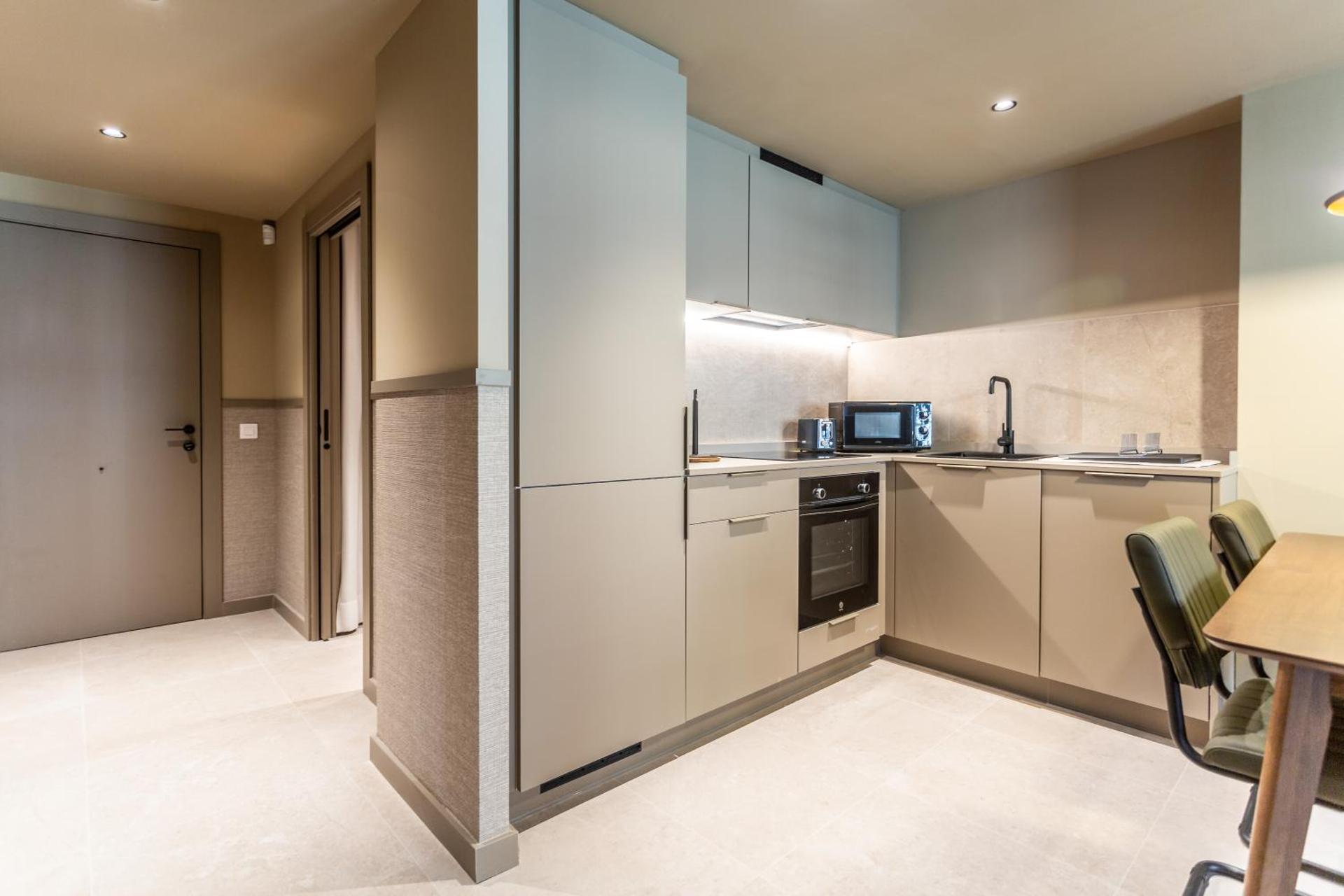 Kitchen or kitchenette