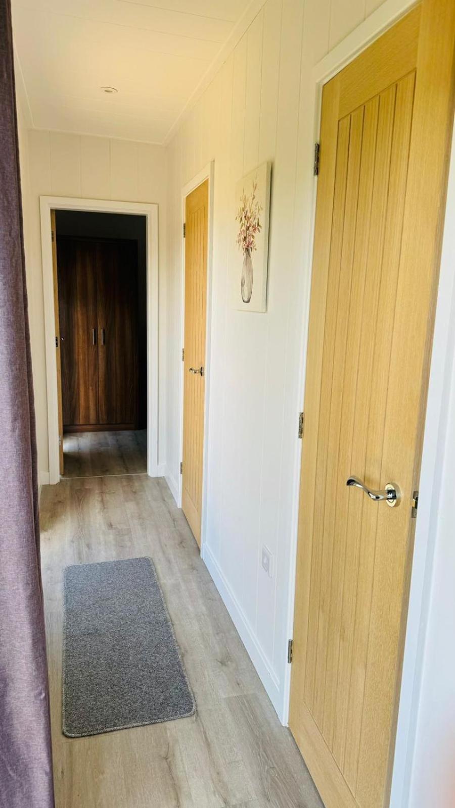 Couston Lakes Resorts