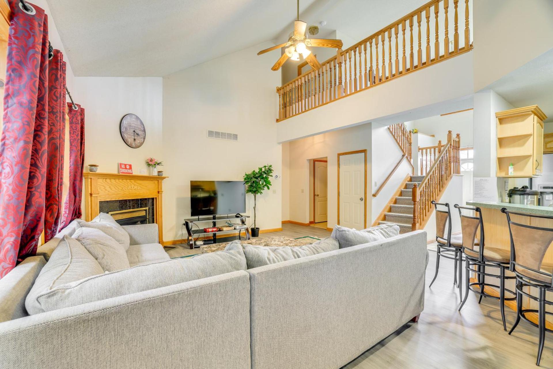 Game Room Poconos Family Home 13 Mi to Skiing!