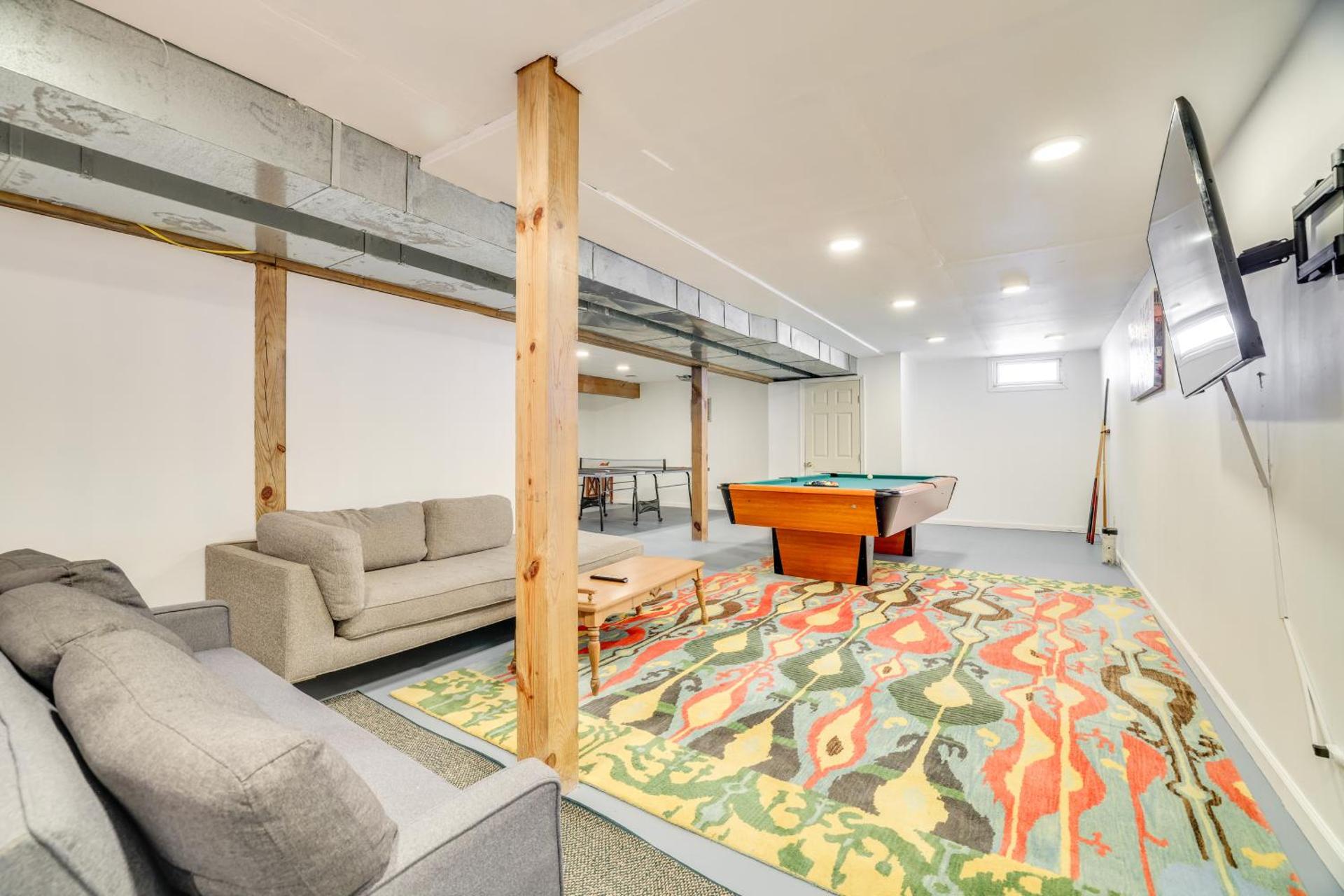 Game Room Poconos Family Home 13 Mi to Skiing!