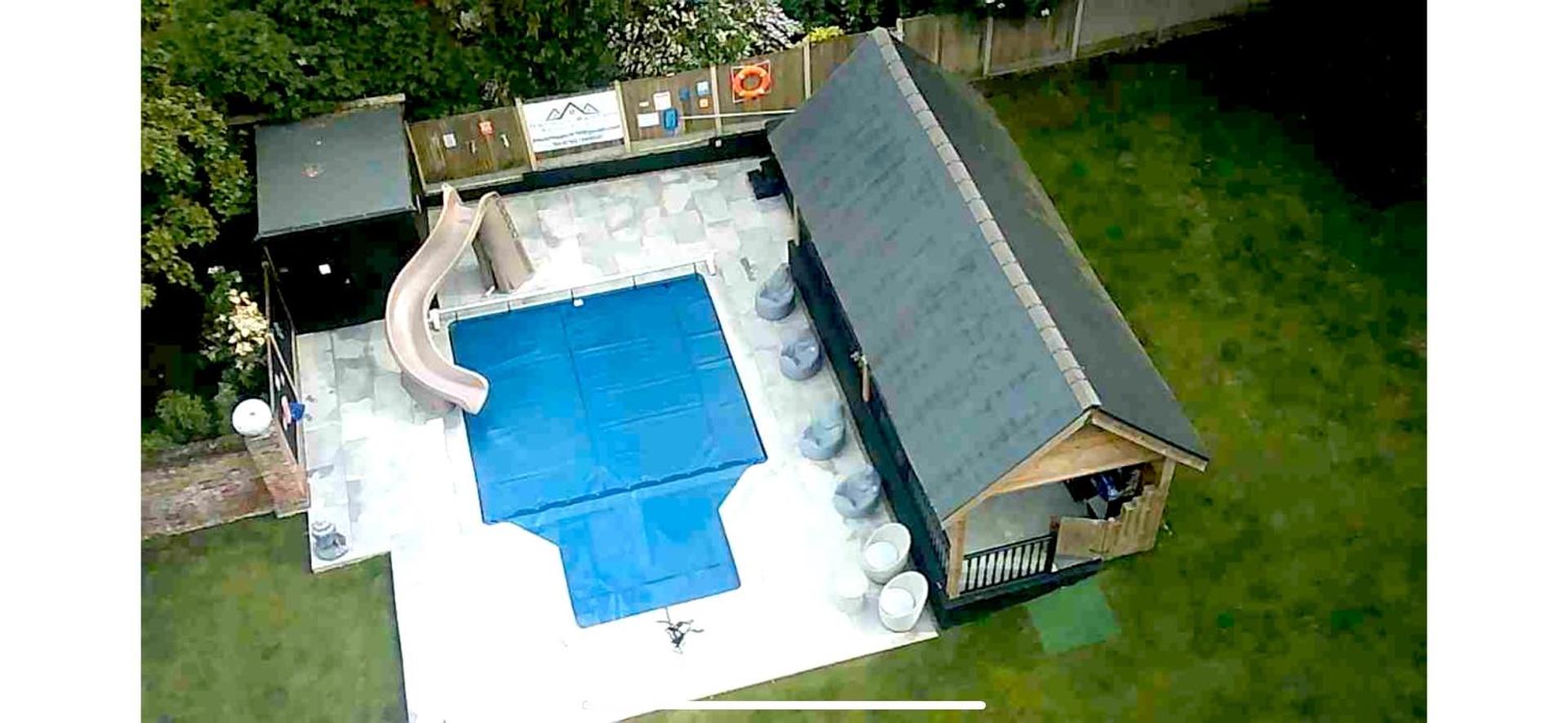 Luxurious oasis relax 32c pool, jacuzzi games bar