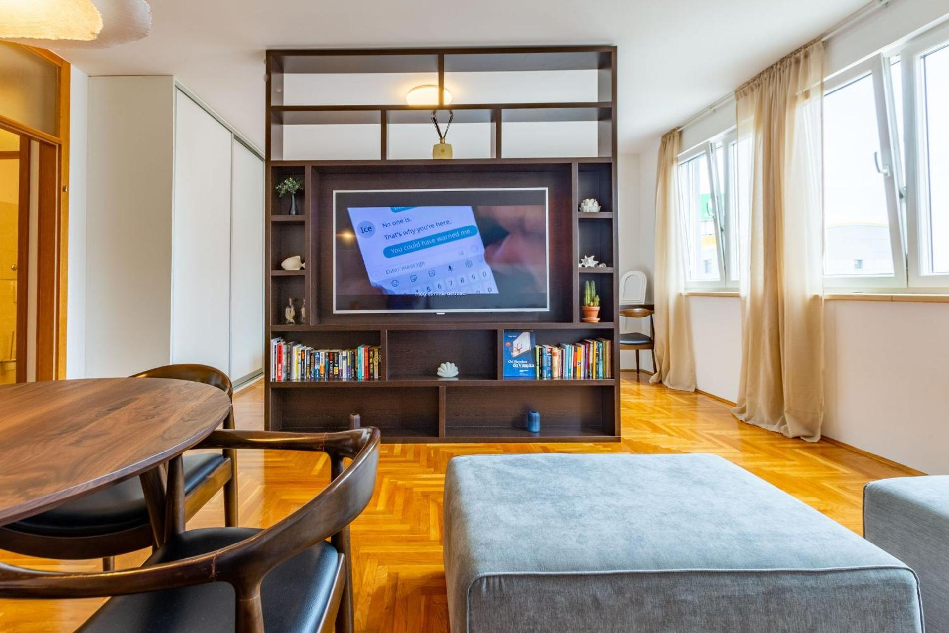 Amarena Studio with free private parking